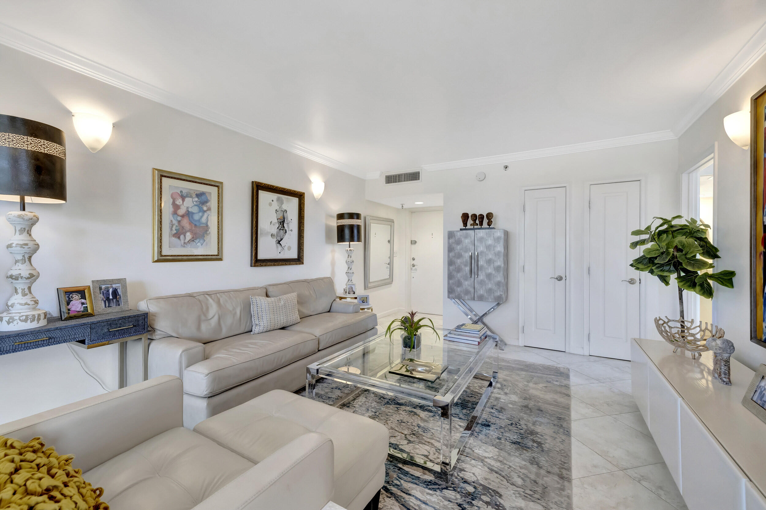 6895 Willow Wood Drive Unit: 1044