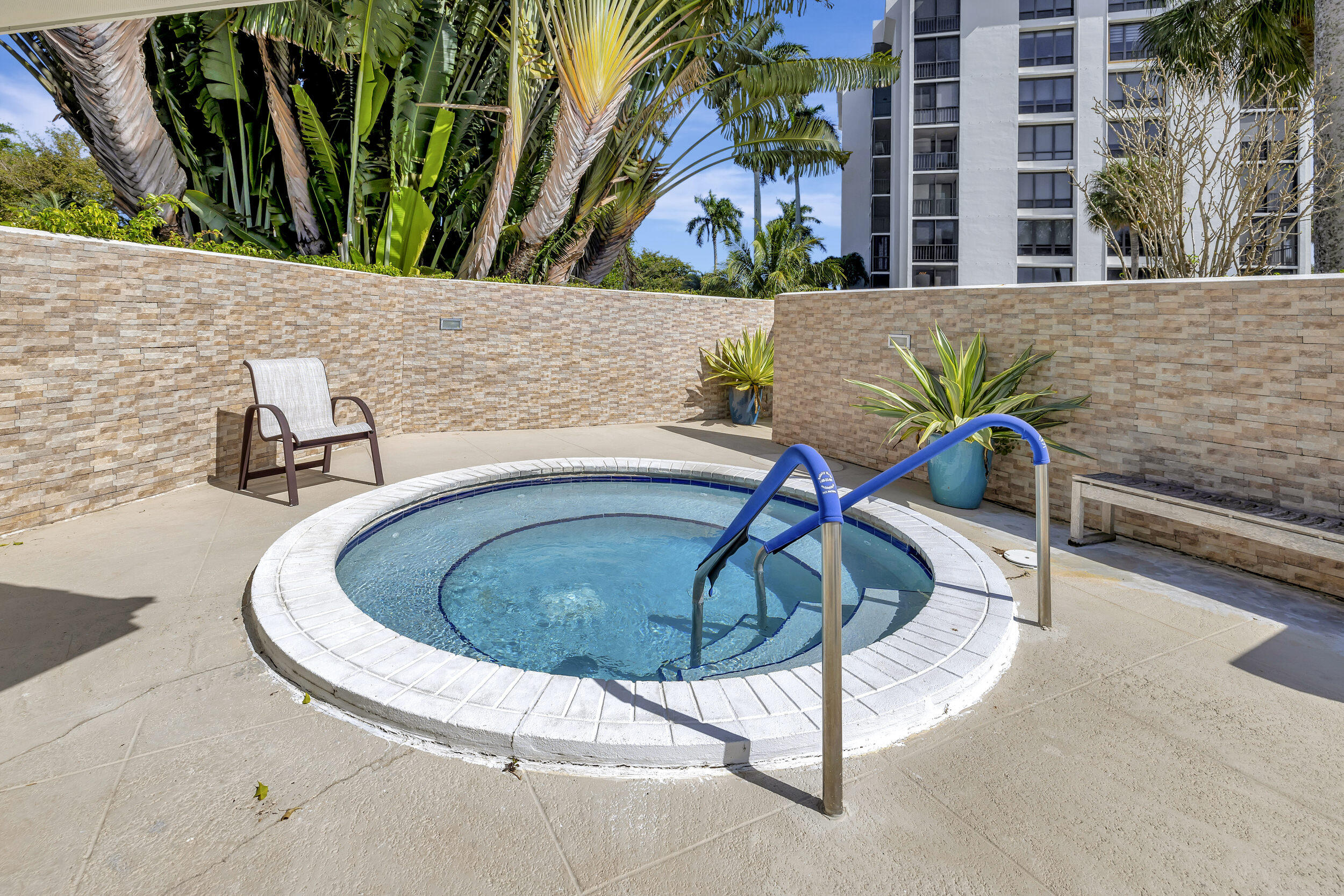 6895 Willow Wood Drive Unit: 1044