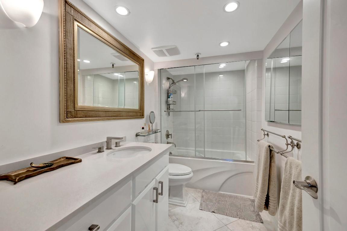 6895 Willow Wood Drive Unit: 1044