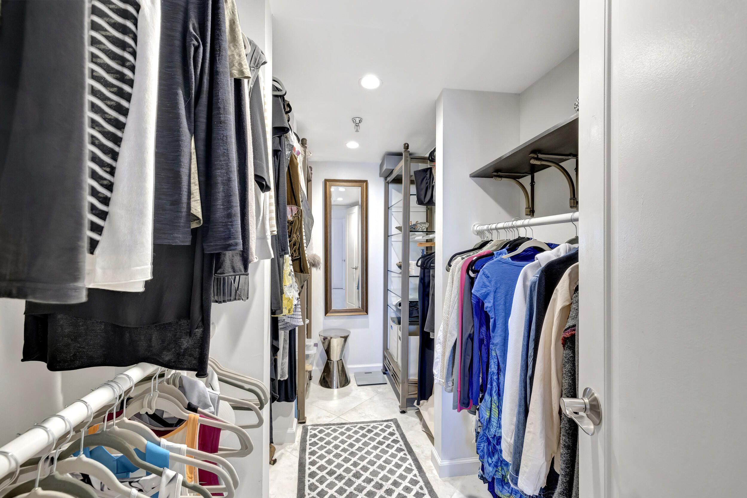 6895 Willow Wood Drive Unit: 1044