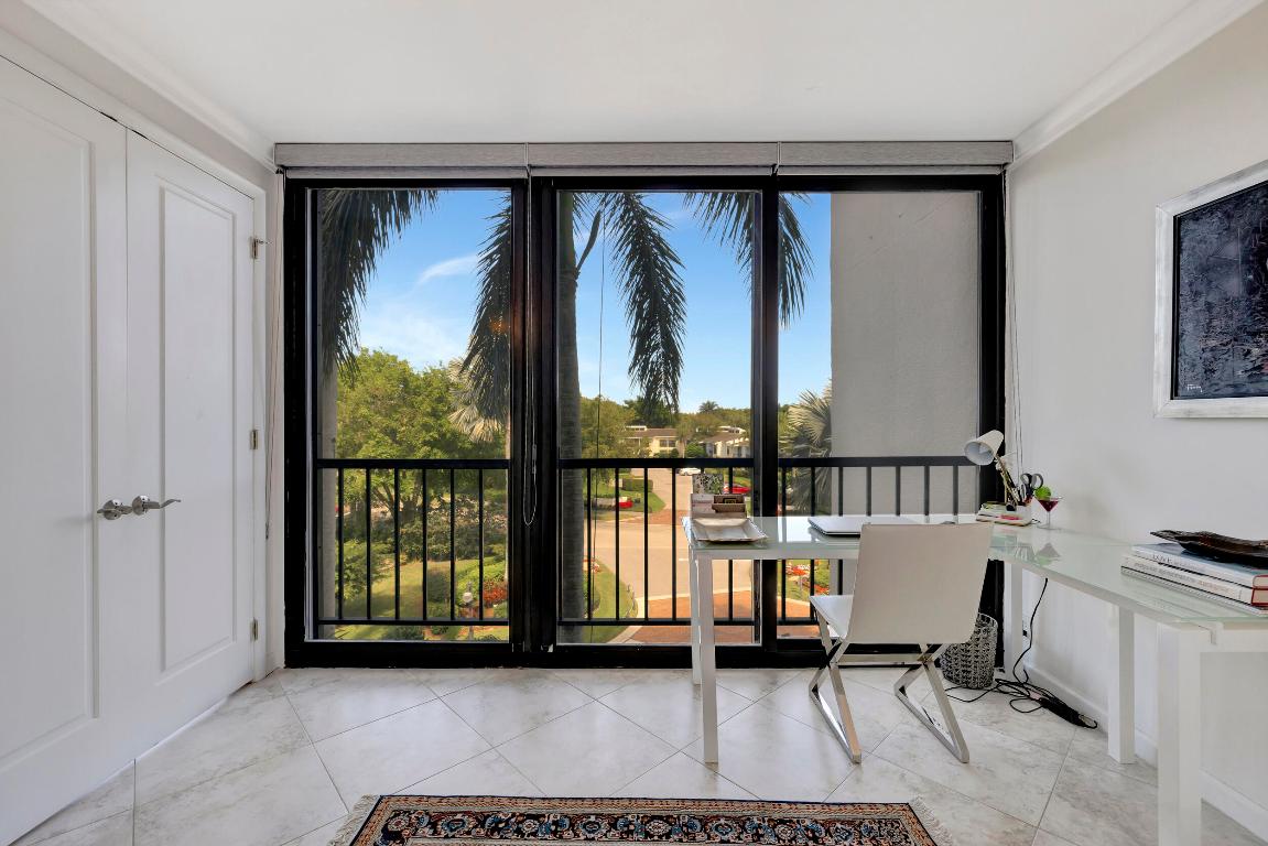 6895 Willow Wood Drive Unit: 1044