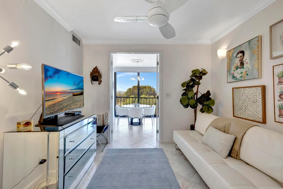 6895 Willow Wood Drive Unit: 1044