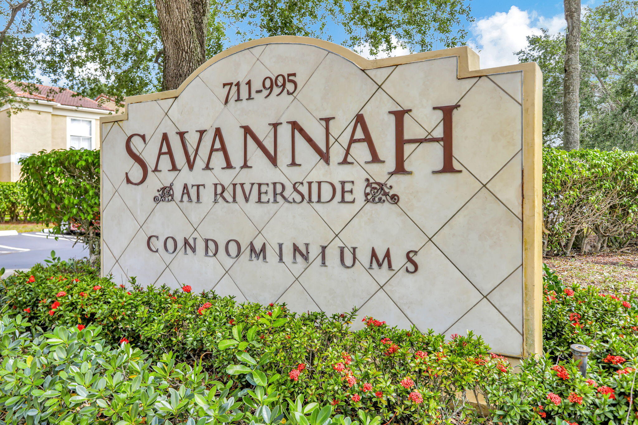 875 Riverside Drive 731