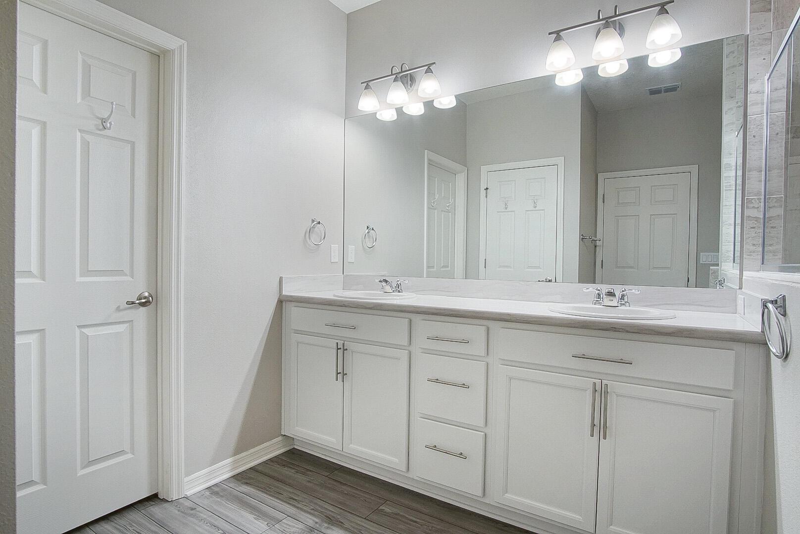 1033 SW Mccracken Avenue