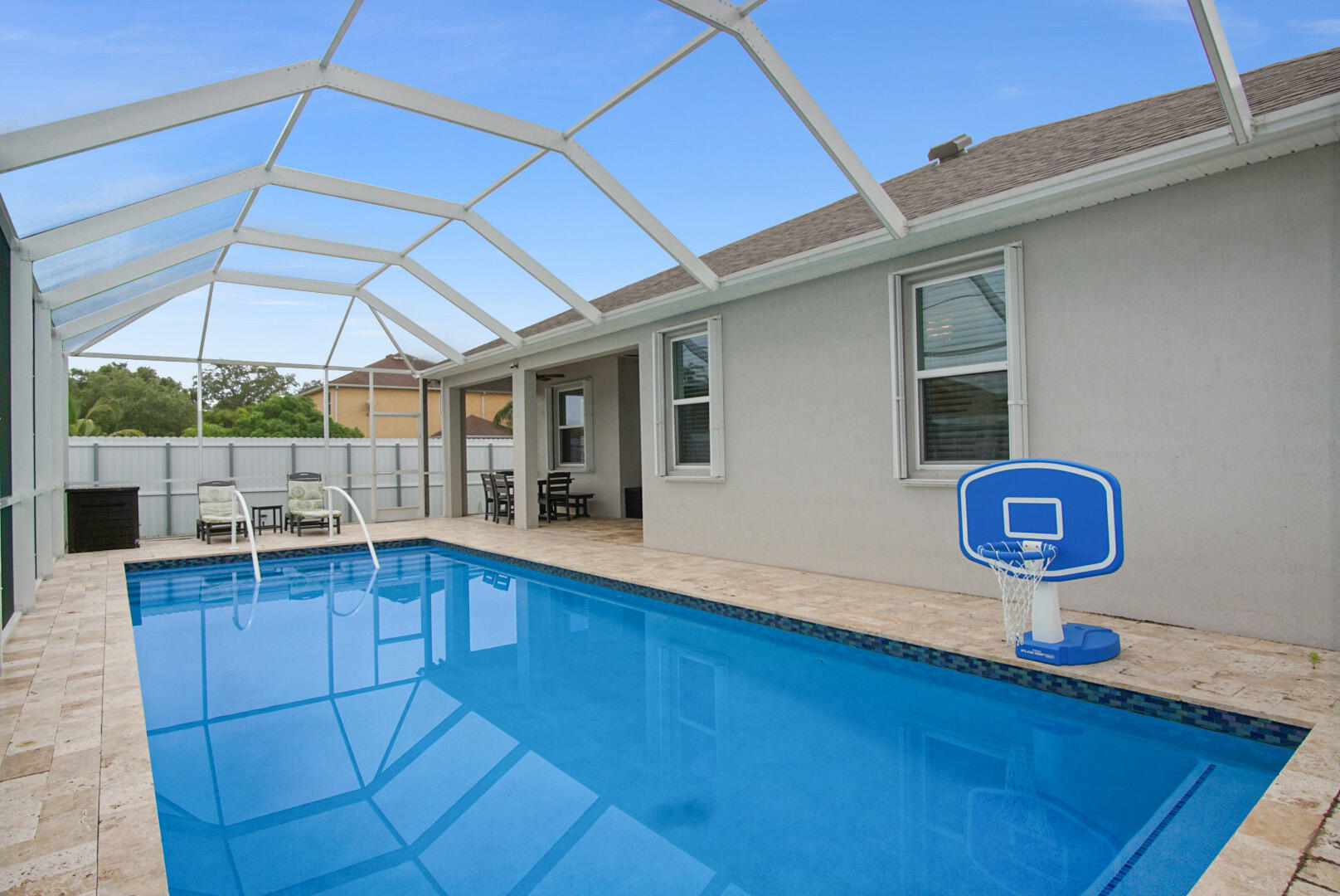 1033 SW Mccracken Avenue