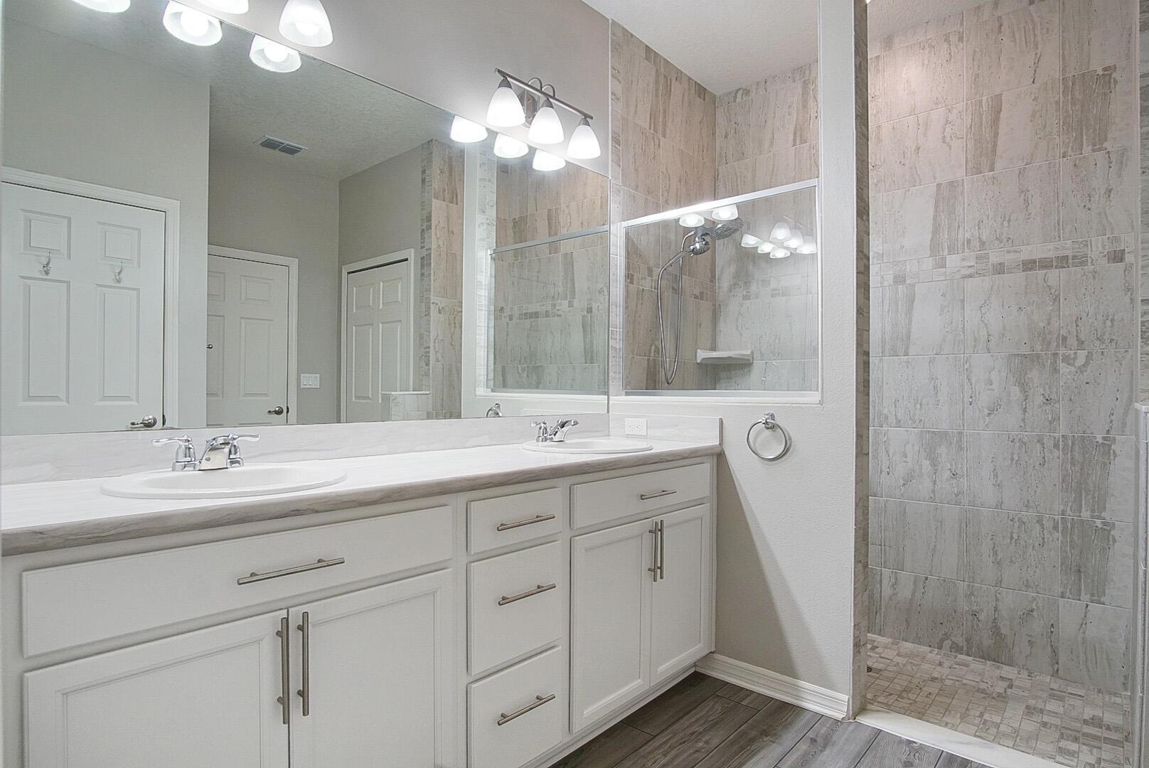 1033 SW Mccracken Avenue