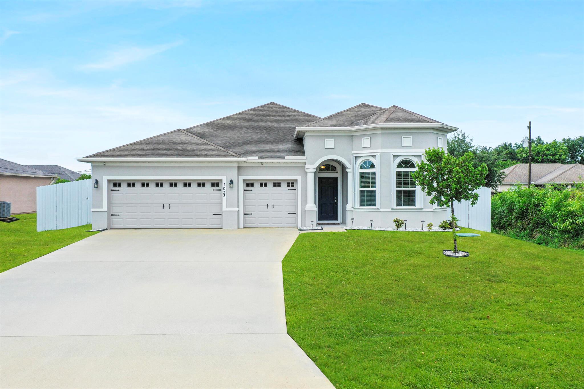 1033 SW Mccracken Avenue