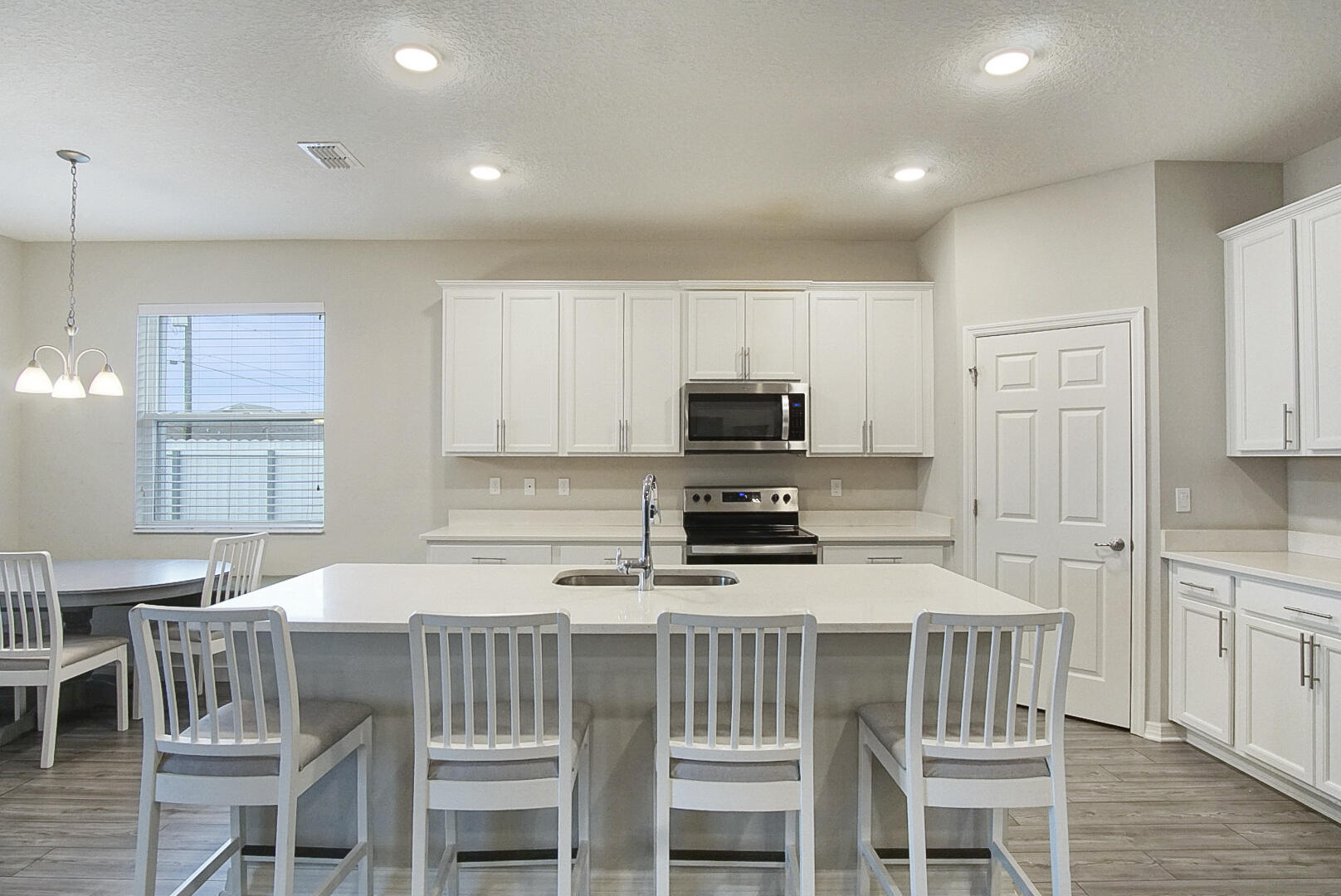 1033 SW Mccracken Avenue