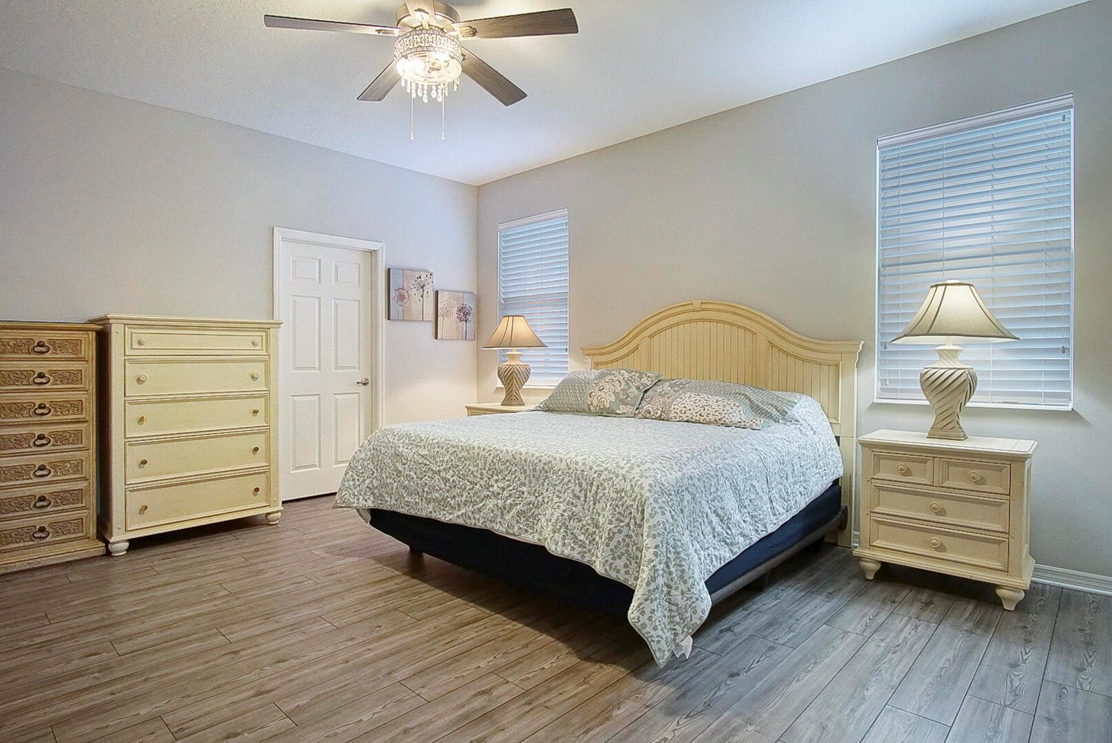 1033 SW Mccracken Avenue