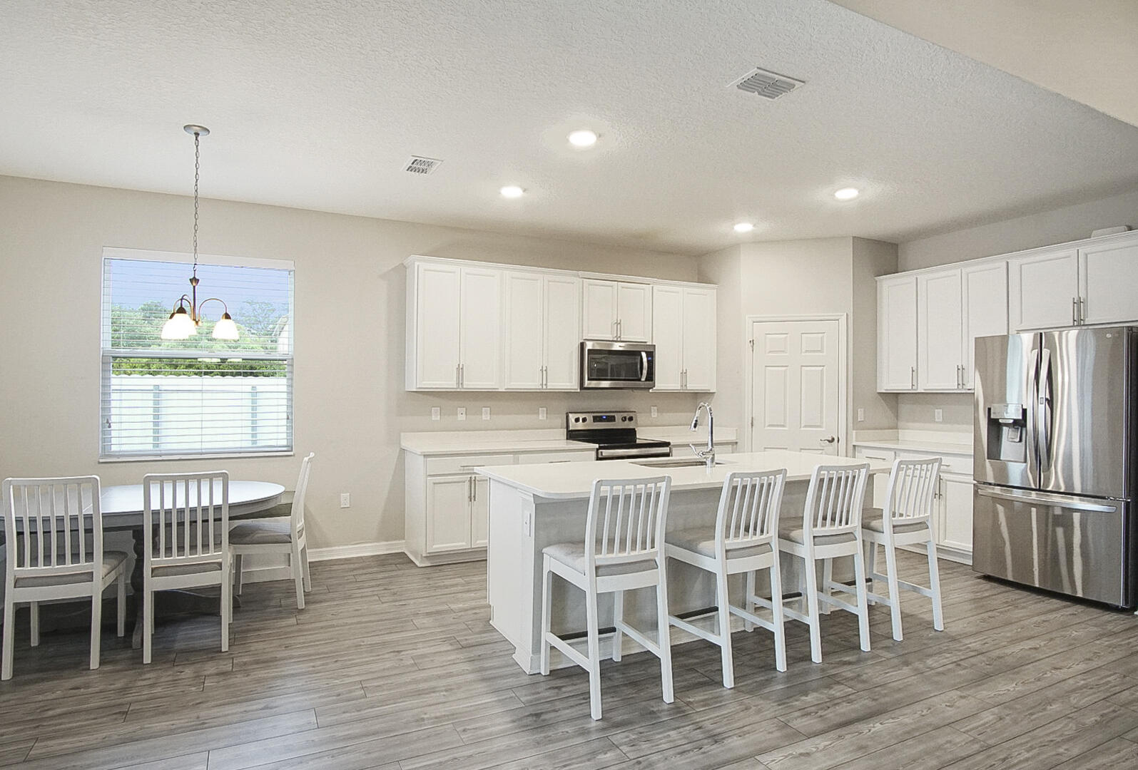 1033 SW Mccracken Avenue