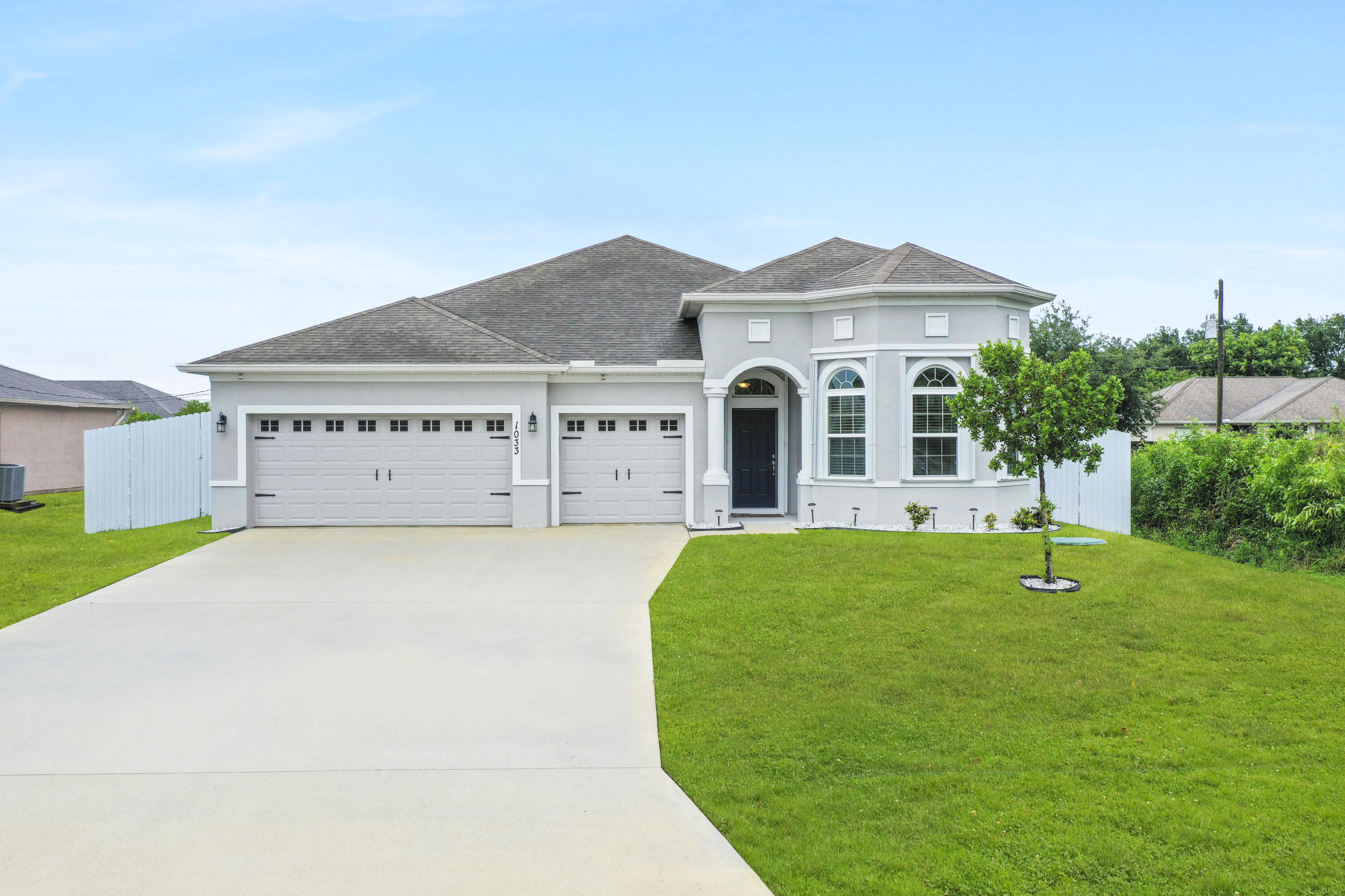 1033 SW Mccracken Avenue