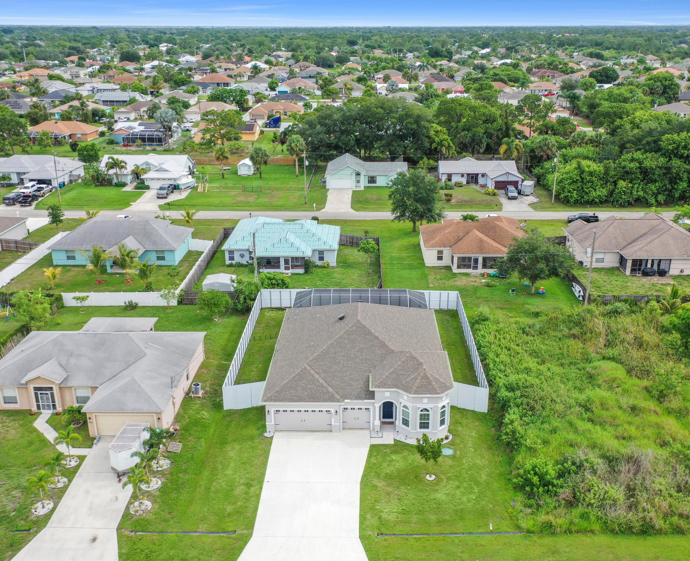 1033 SW Mccracken Avenue