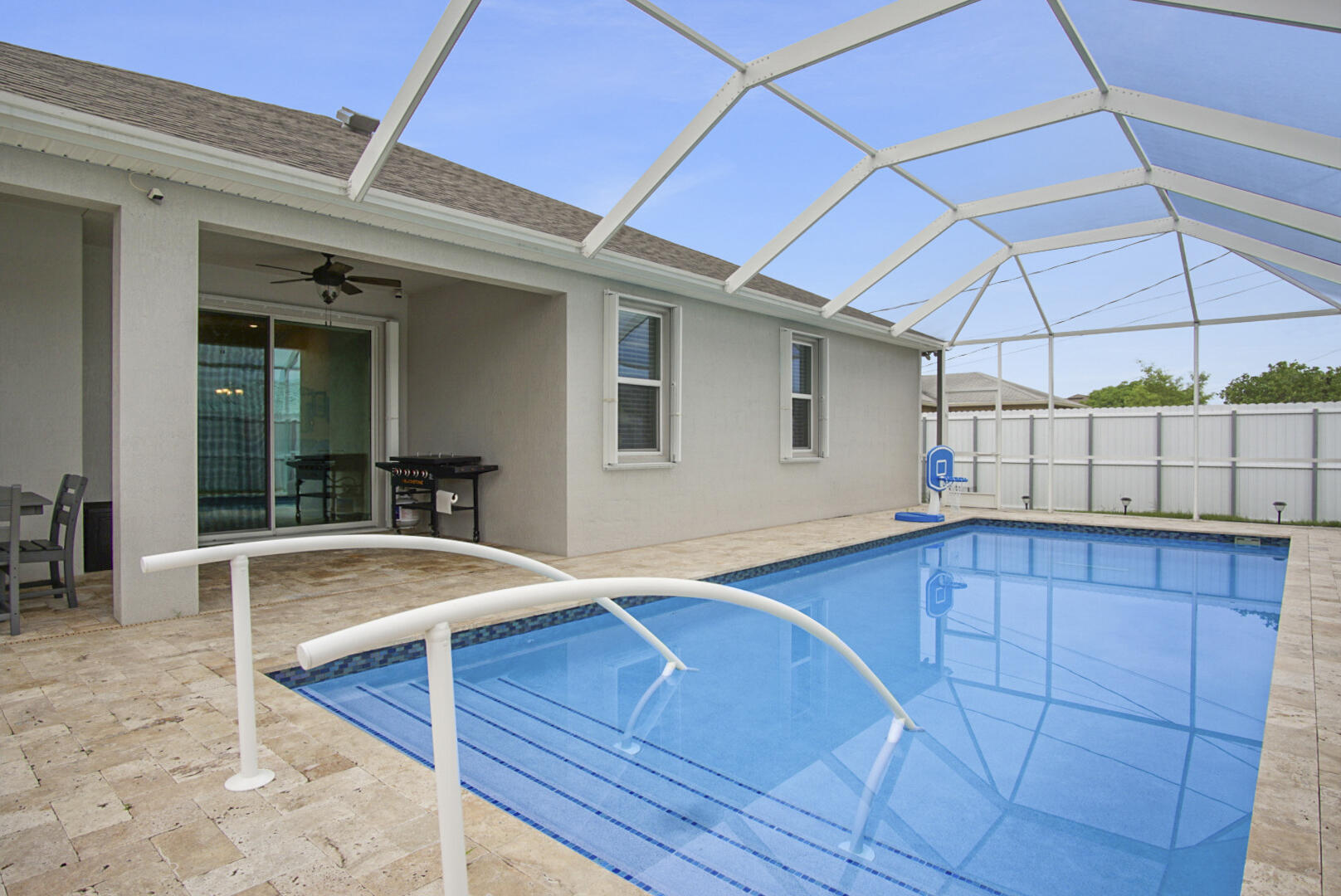 1033 SW Mccracken Avenue