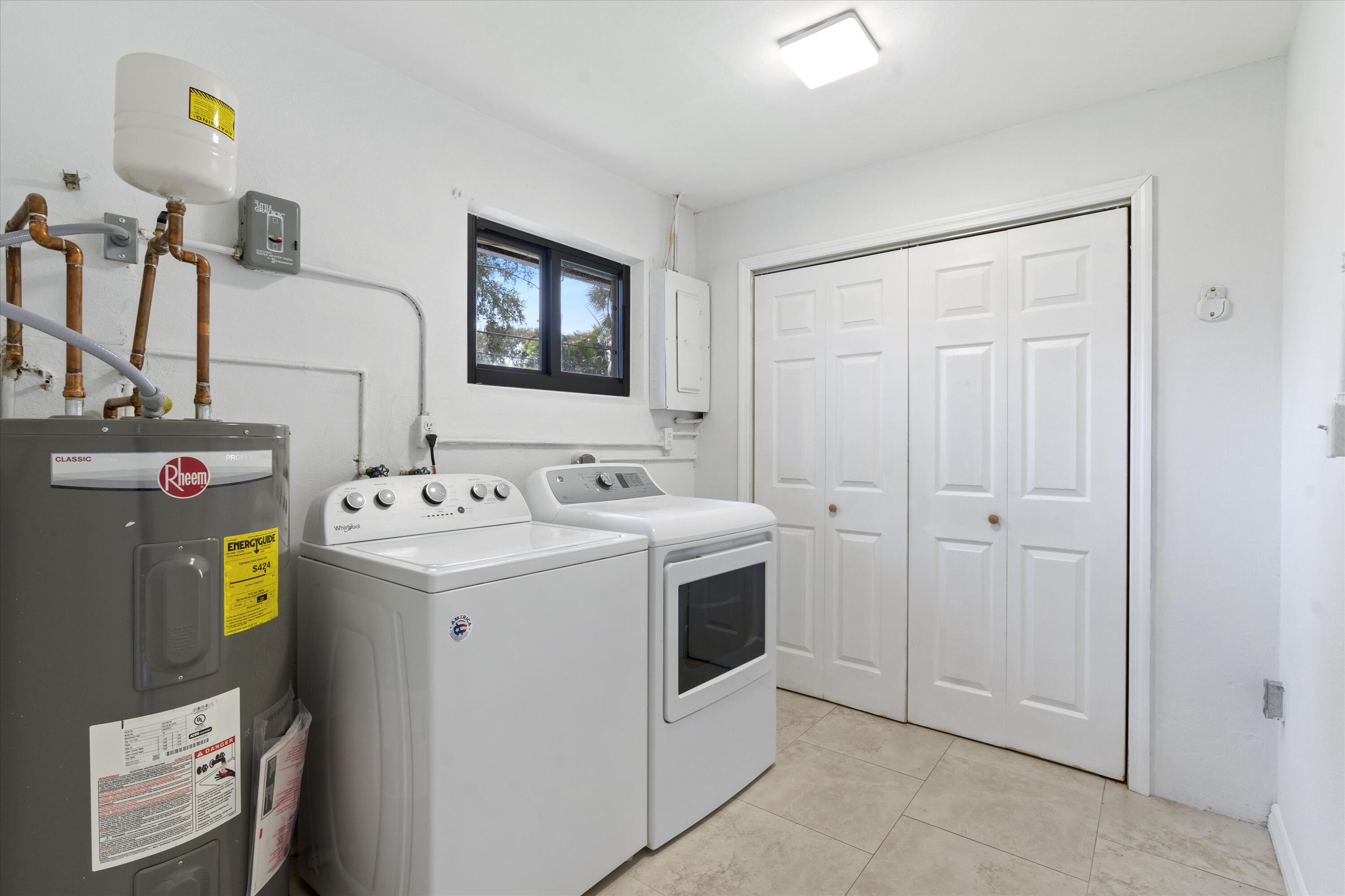 6 W Windsor Road W