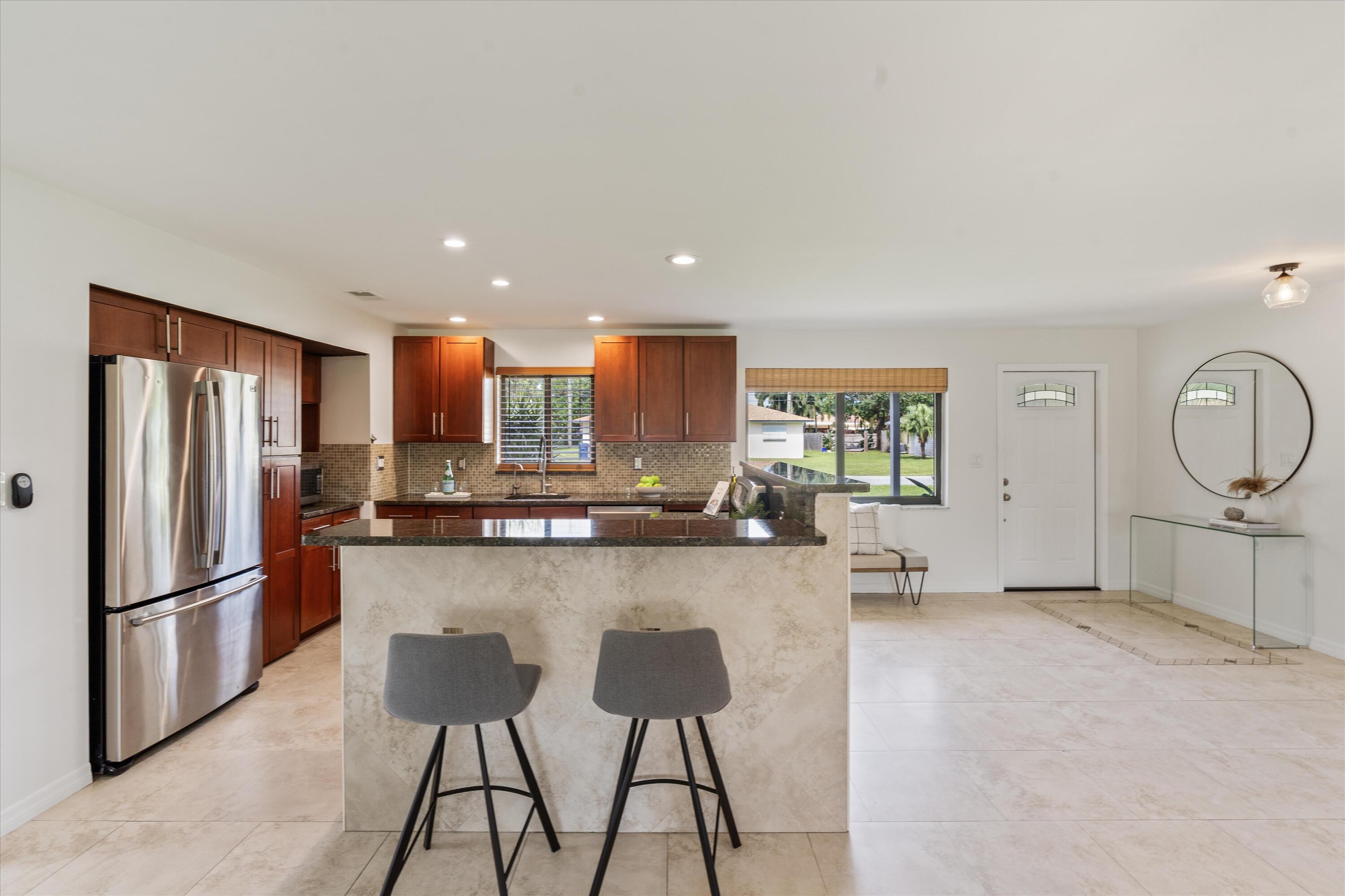 6 W Windsor Road W