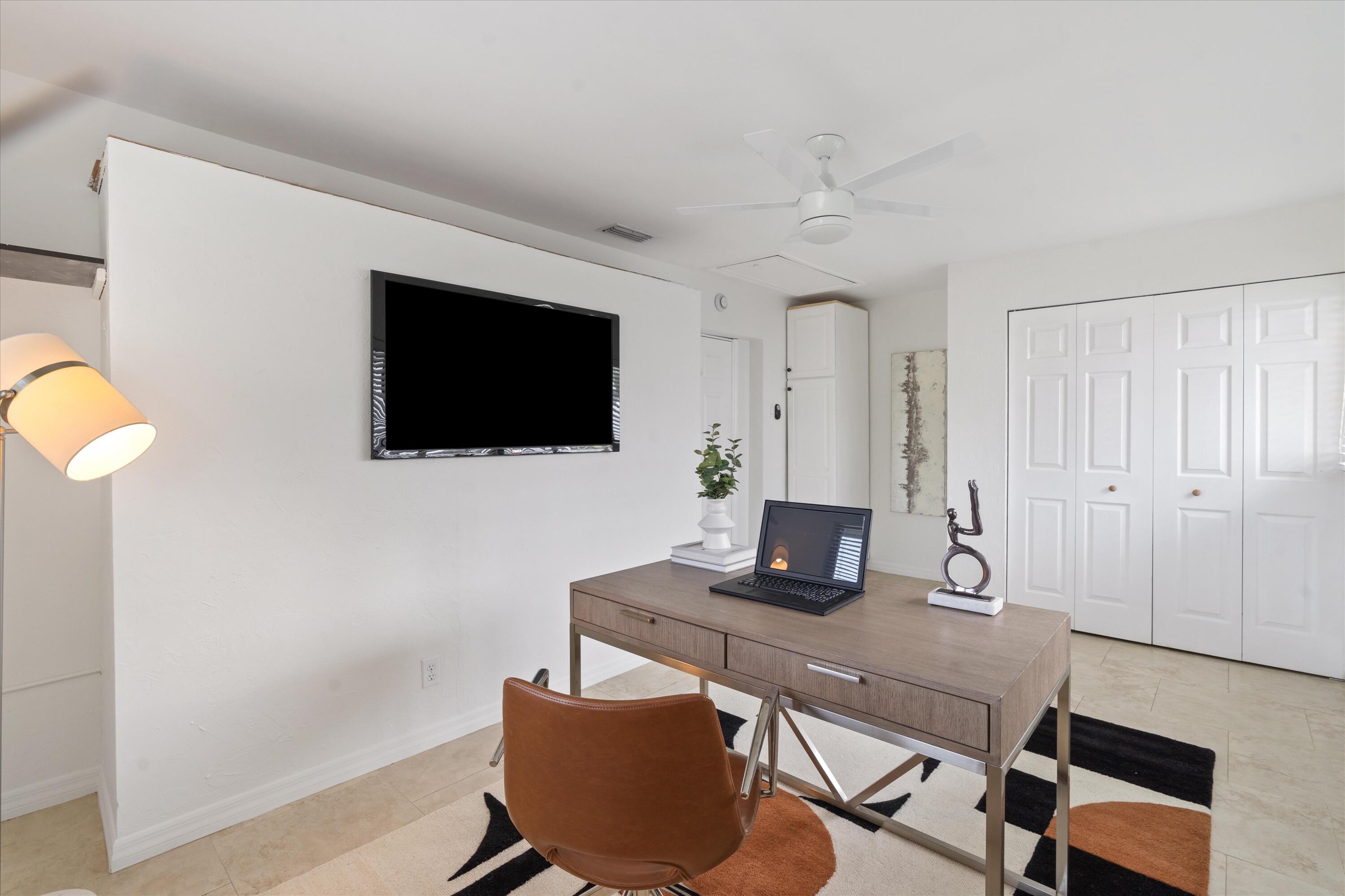 6 W Windsor Road W