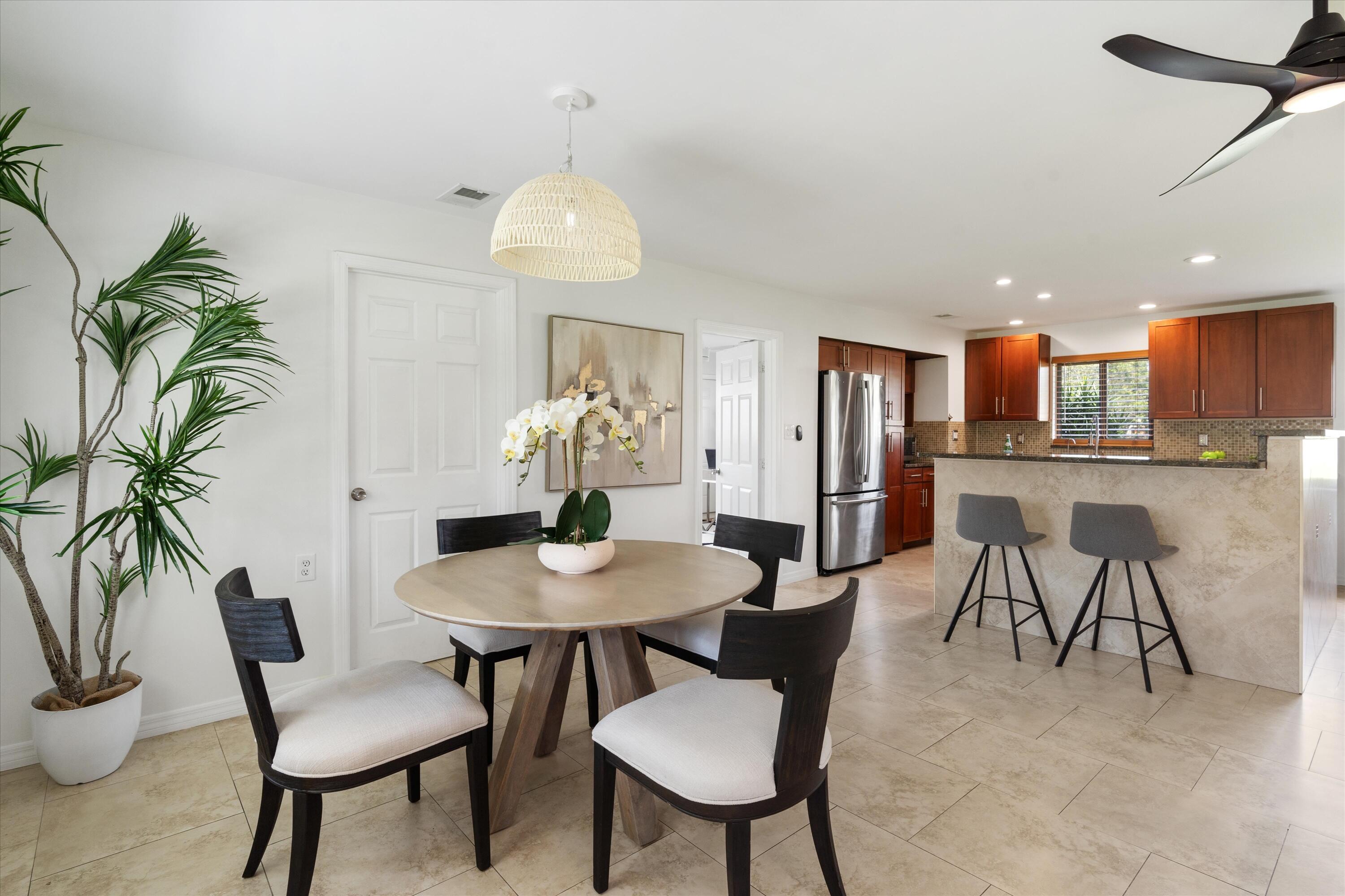 6 W Windsor Road W