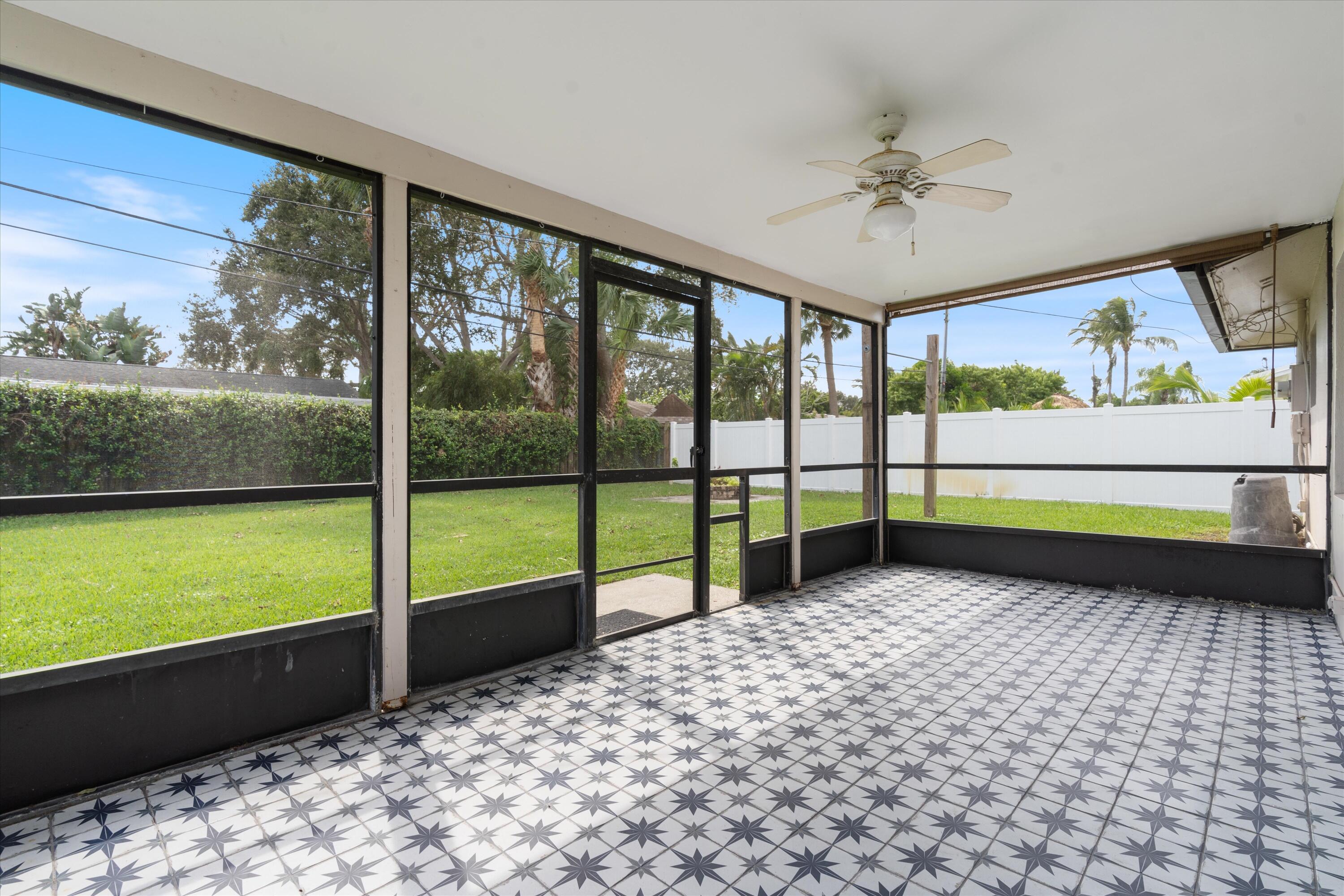 6 W Windsor Road W