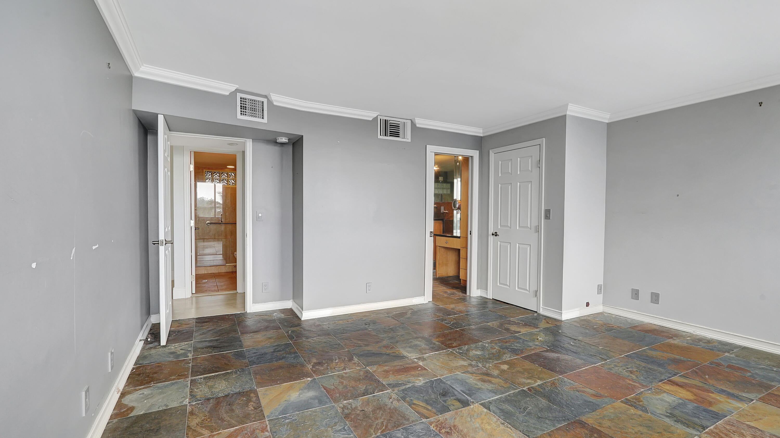 545 S Beach Boulevard 403