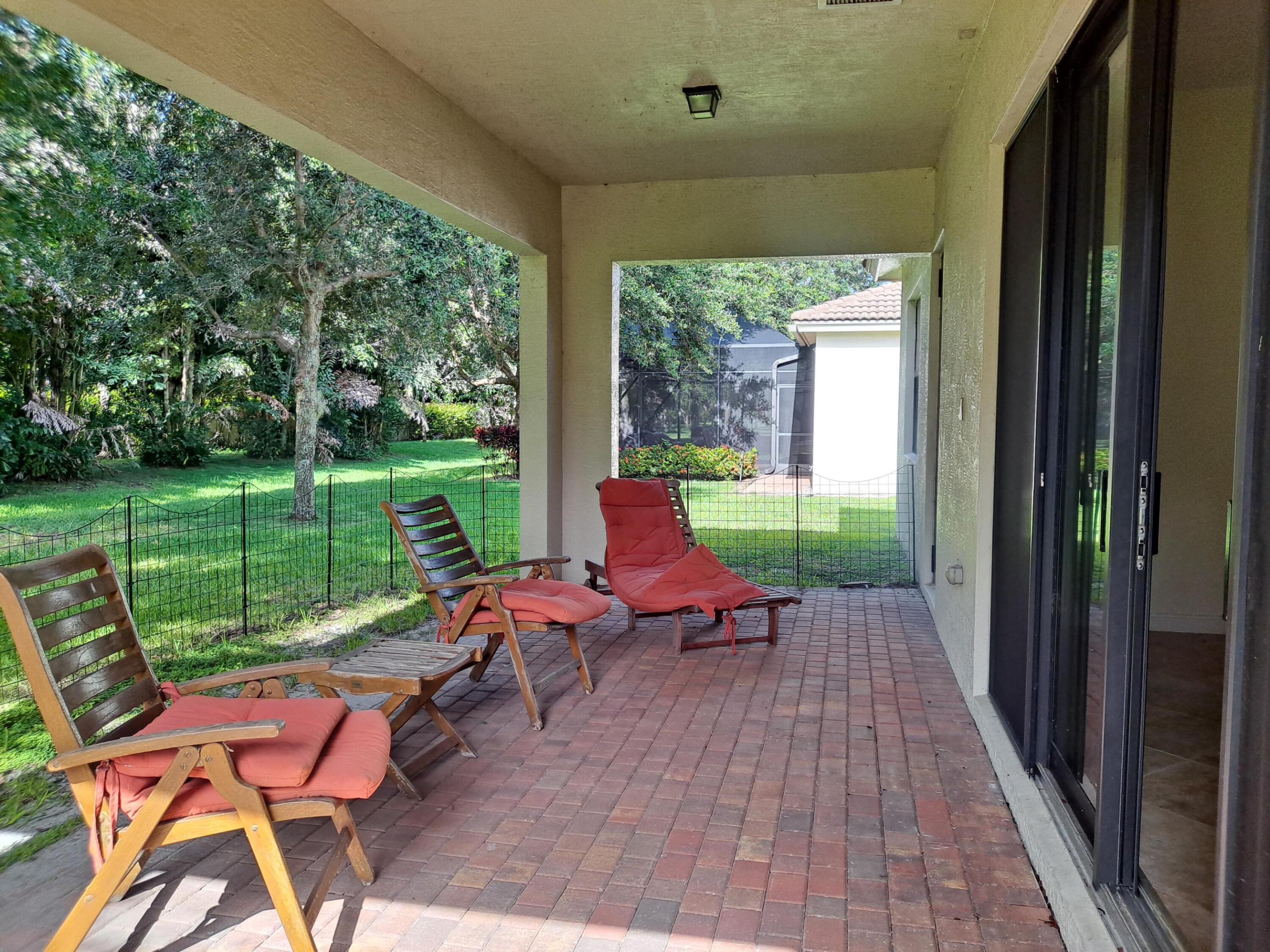 9464 Isles Cay Drive