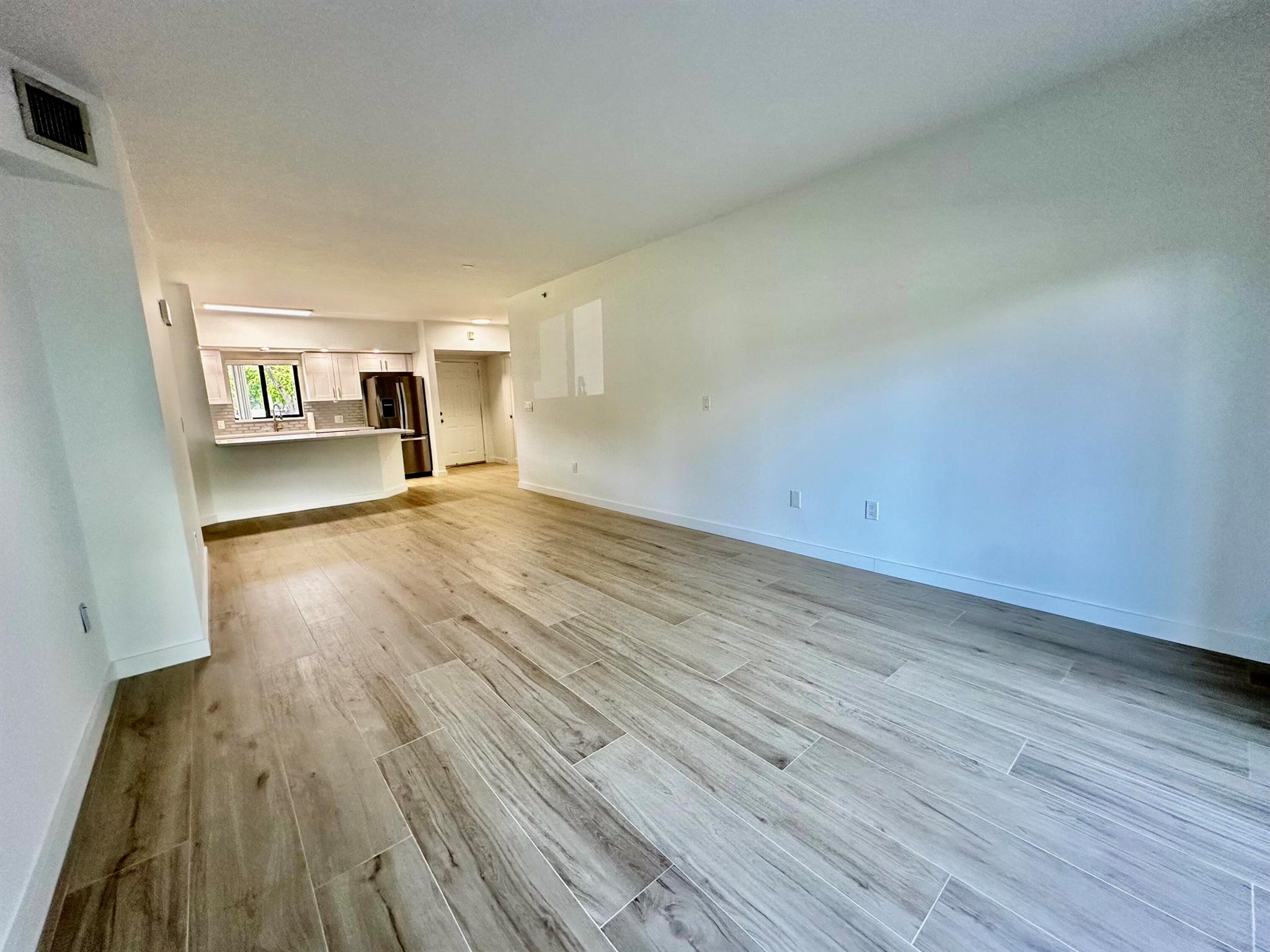 2105 Lavers Circle 106