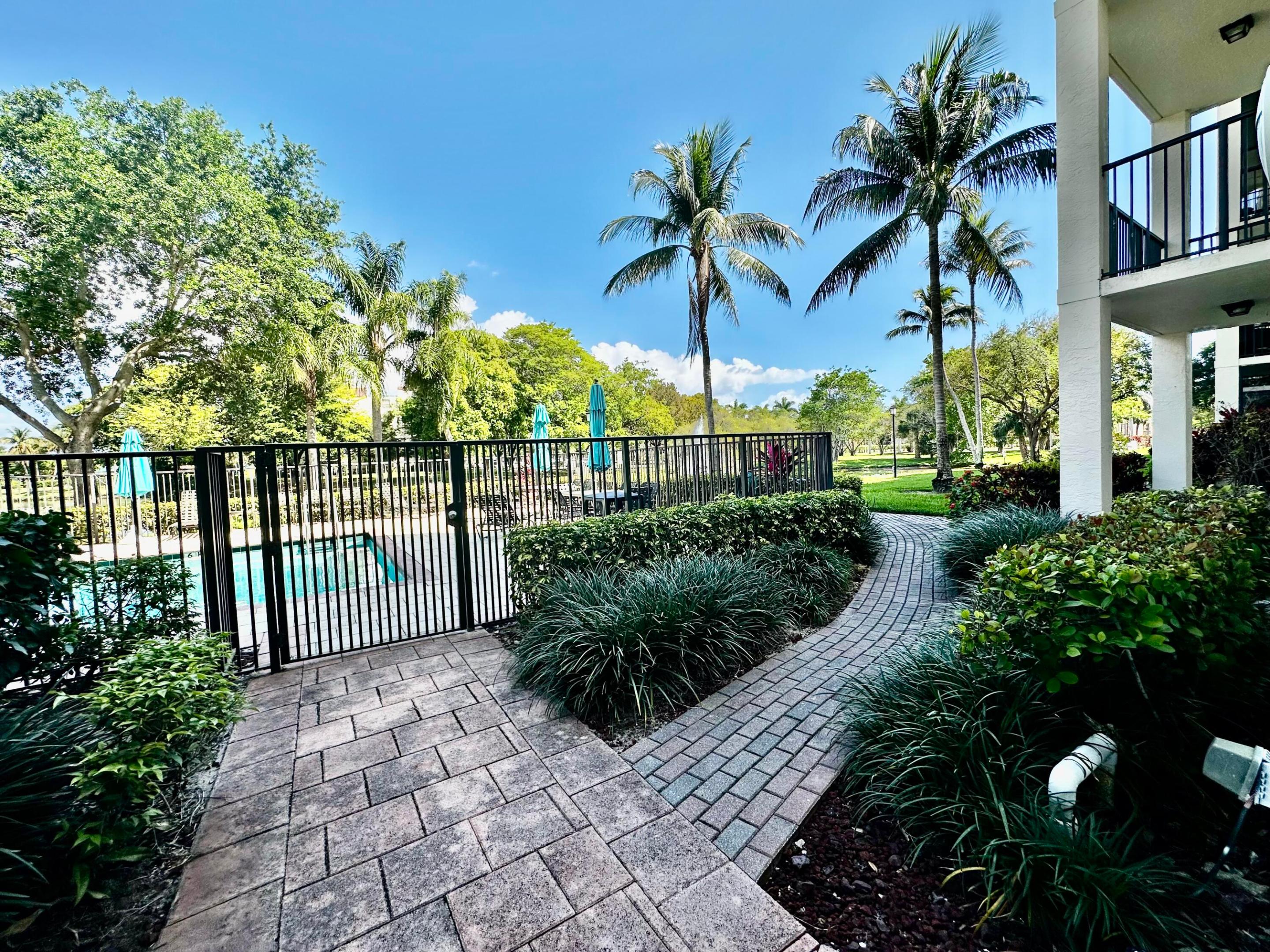 2105 Lavers Circle 106