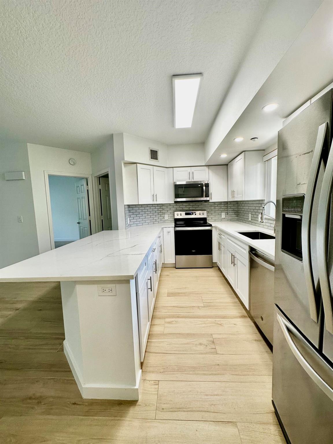 2105 Lavers Circle 106