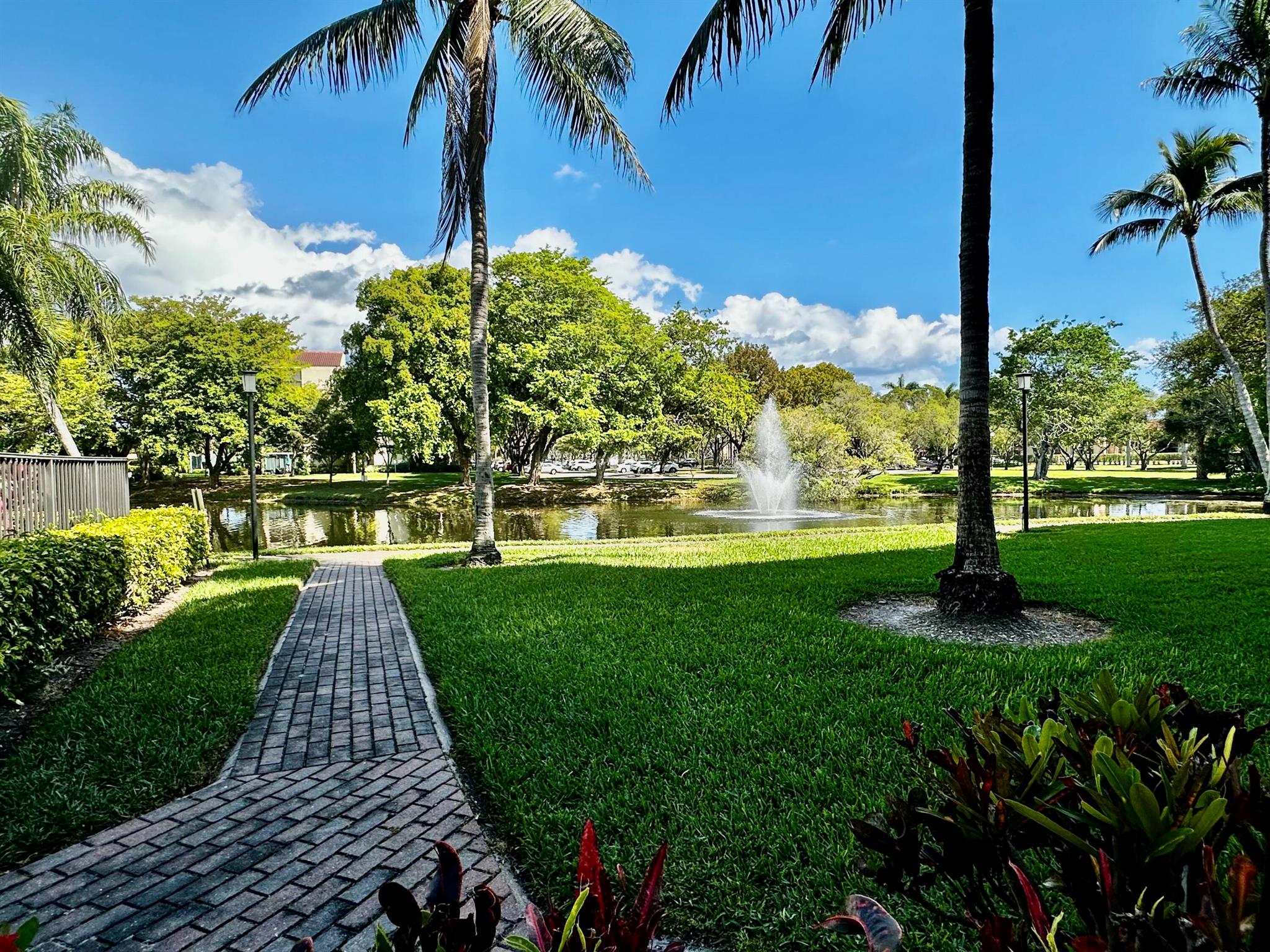 2105 Lavers Circle 106