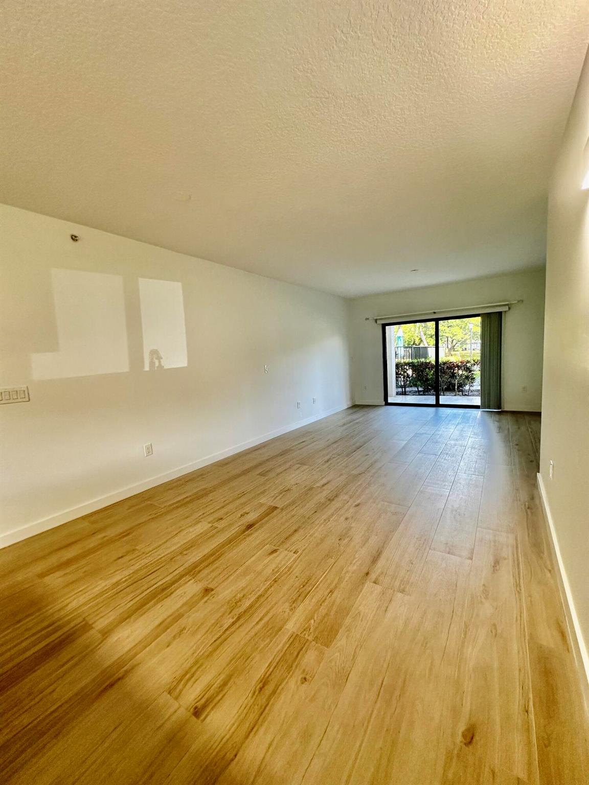 2105 Lavers Circle 106