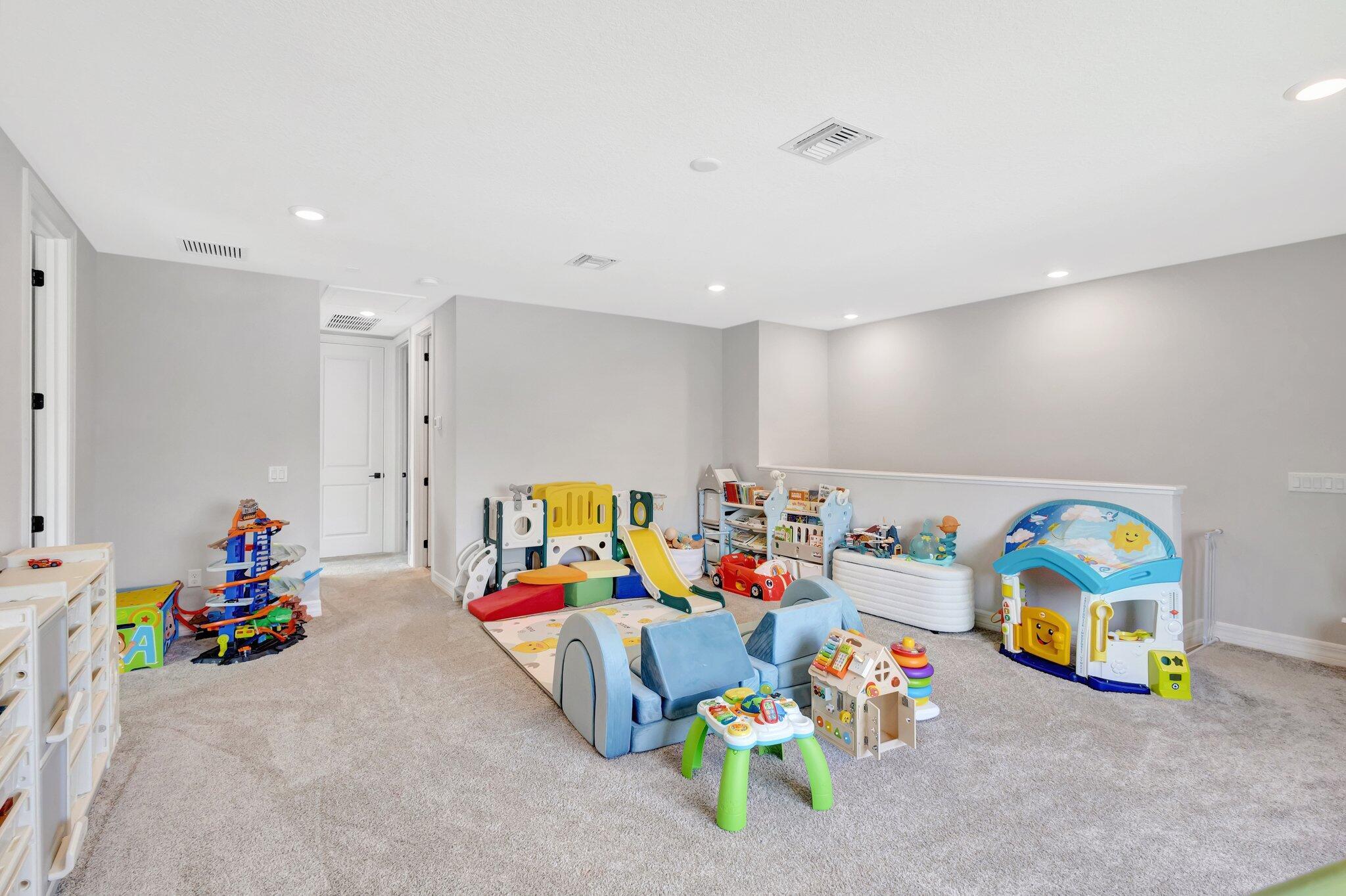 5322 Yellow Water Lily Court