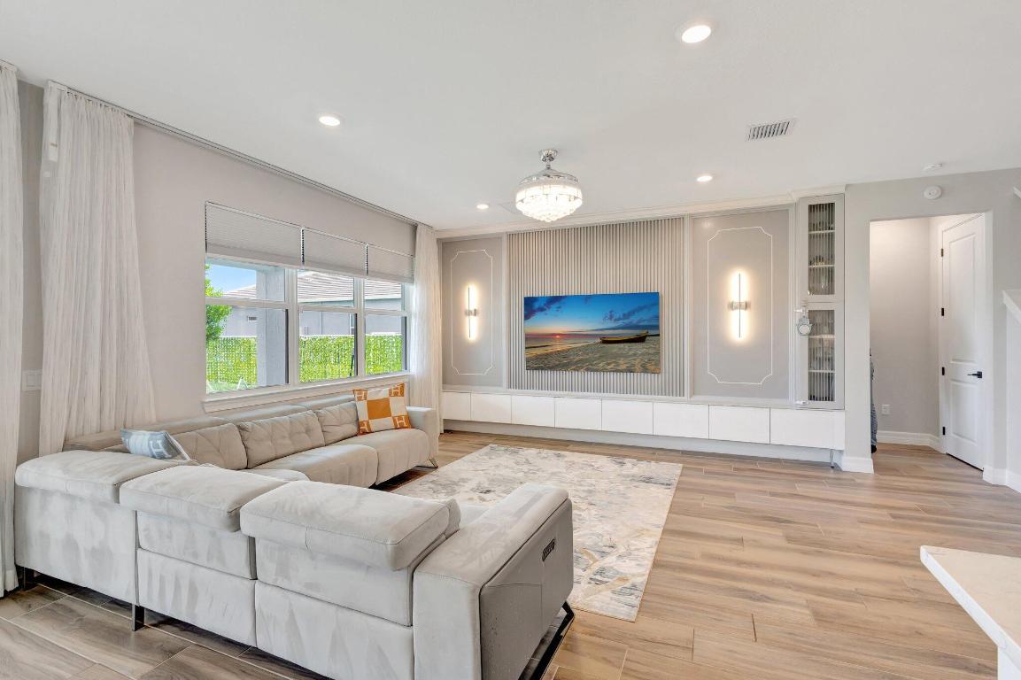 5322 Yellow Water Lily Court