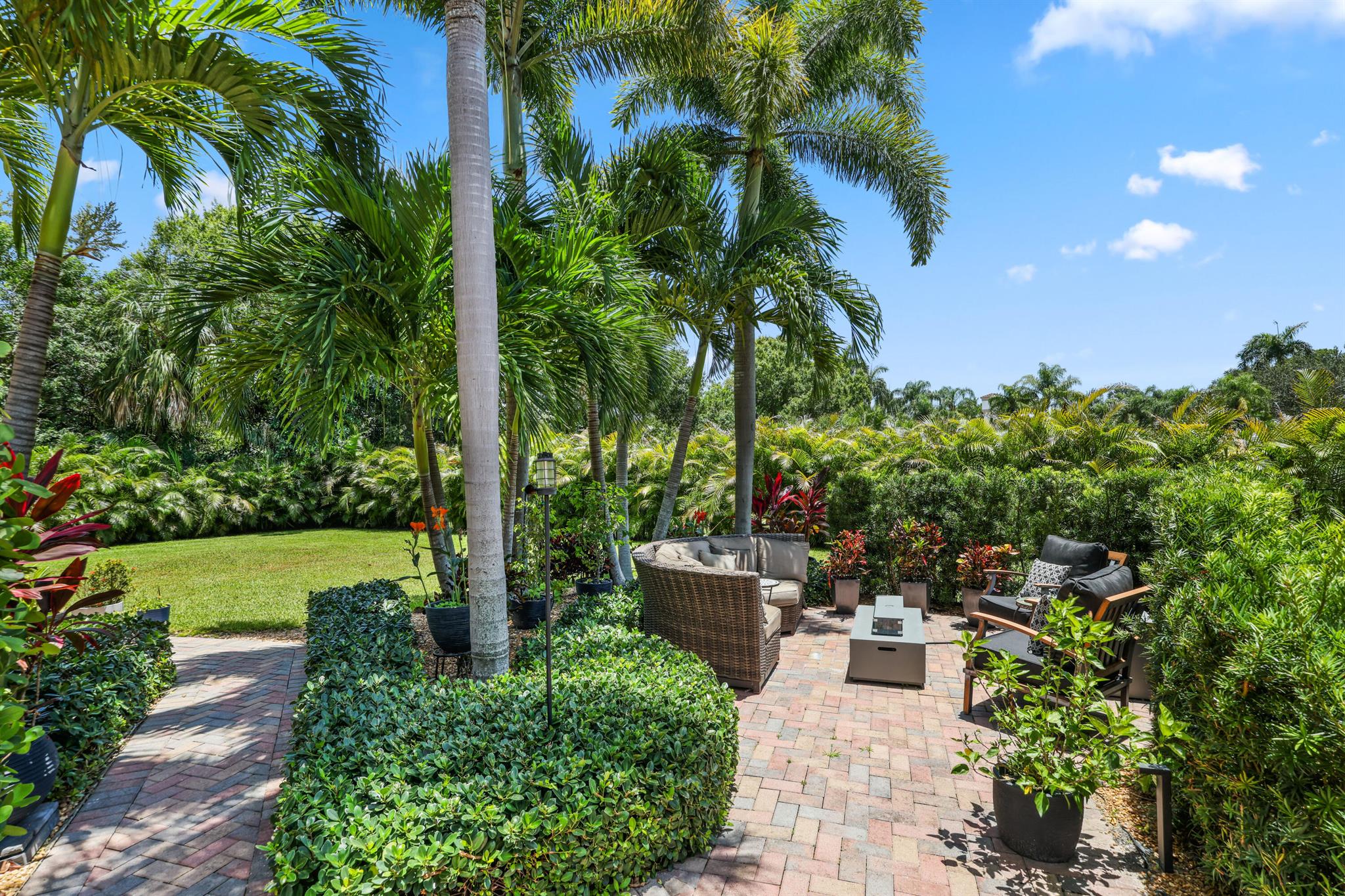 9341 Nugent Trail