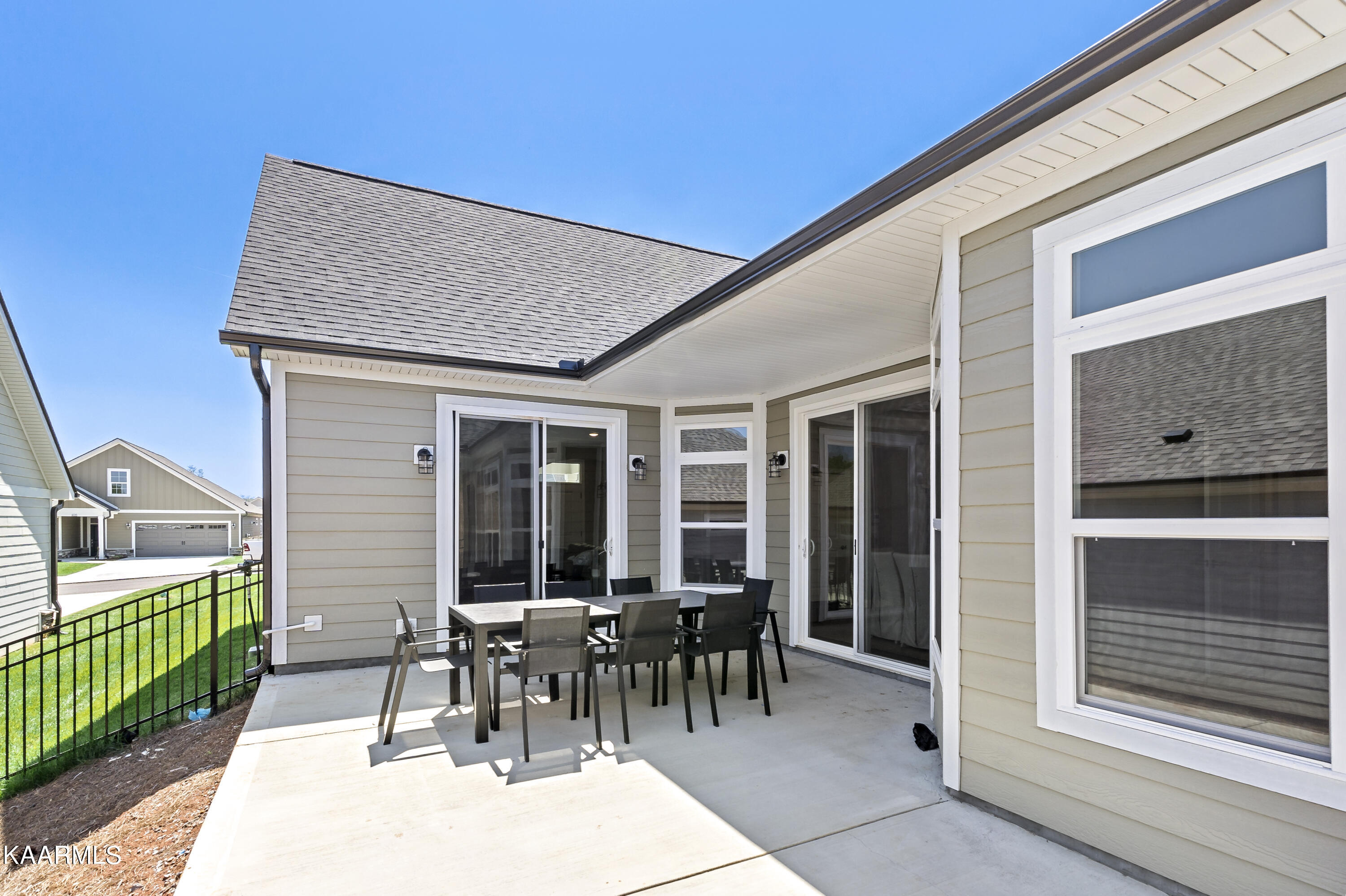 405 Sycamore Place