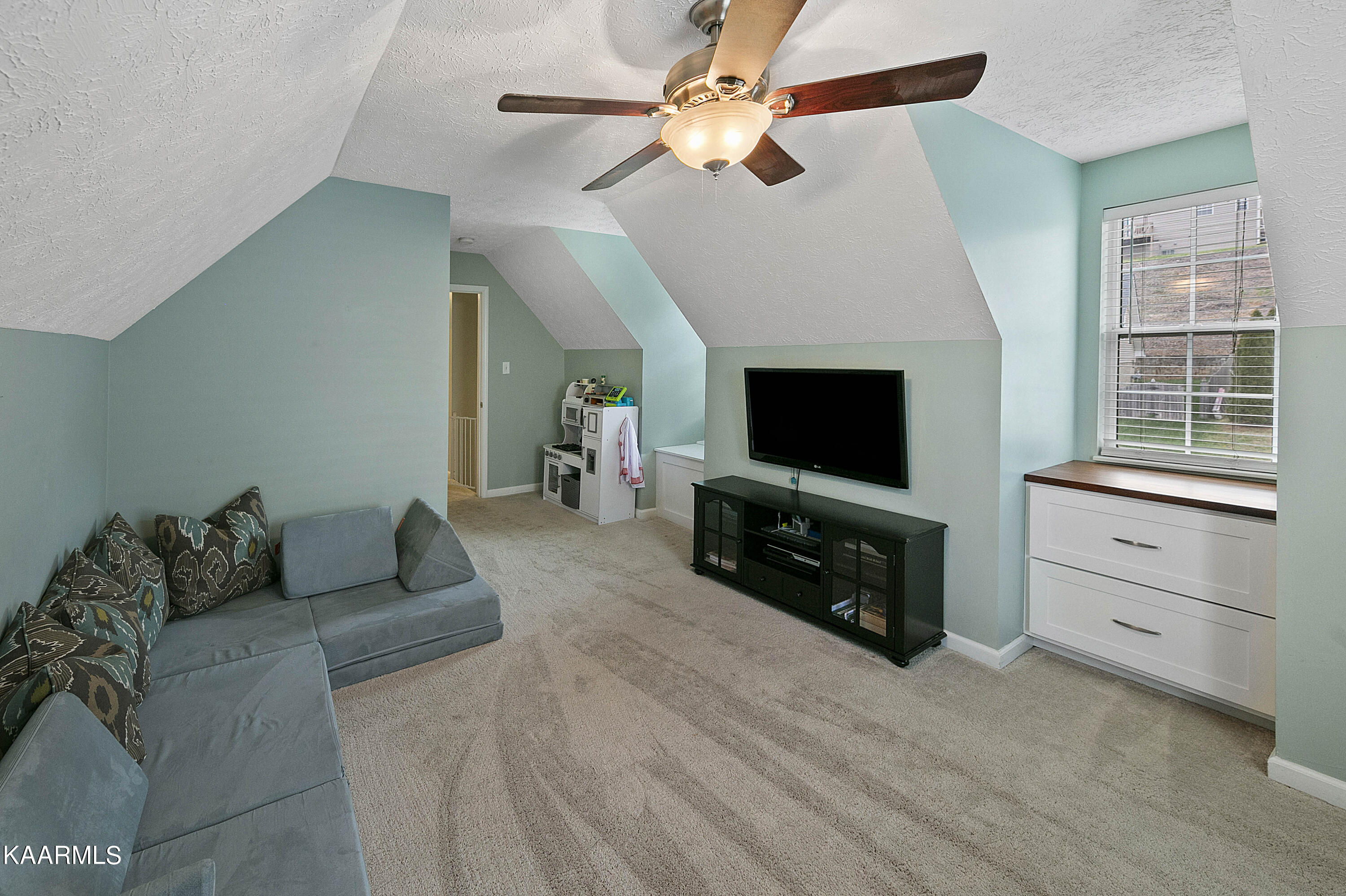8922 Natures Pond Way