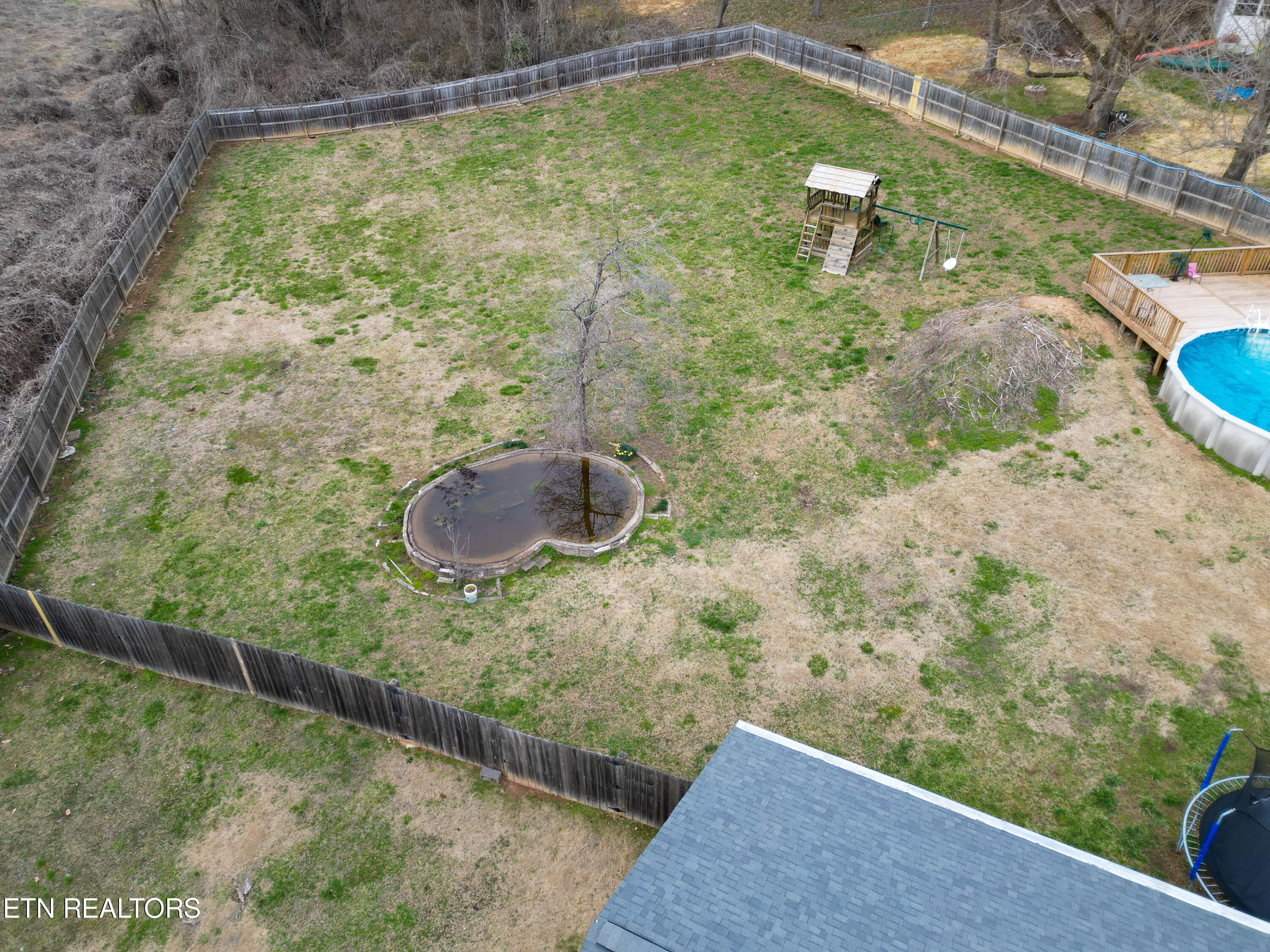 104 Hillside Rd