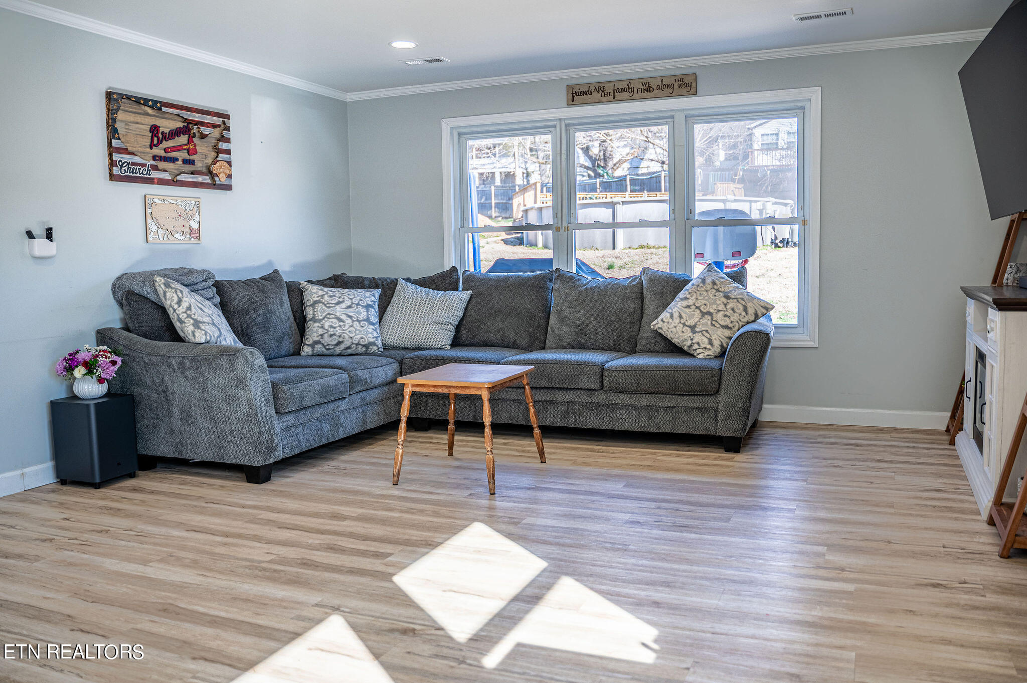 104 Hillside Rd