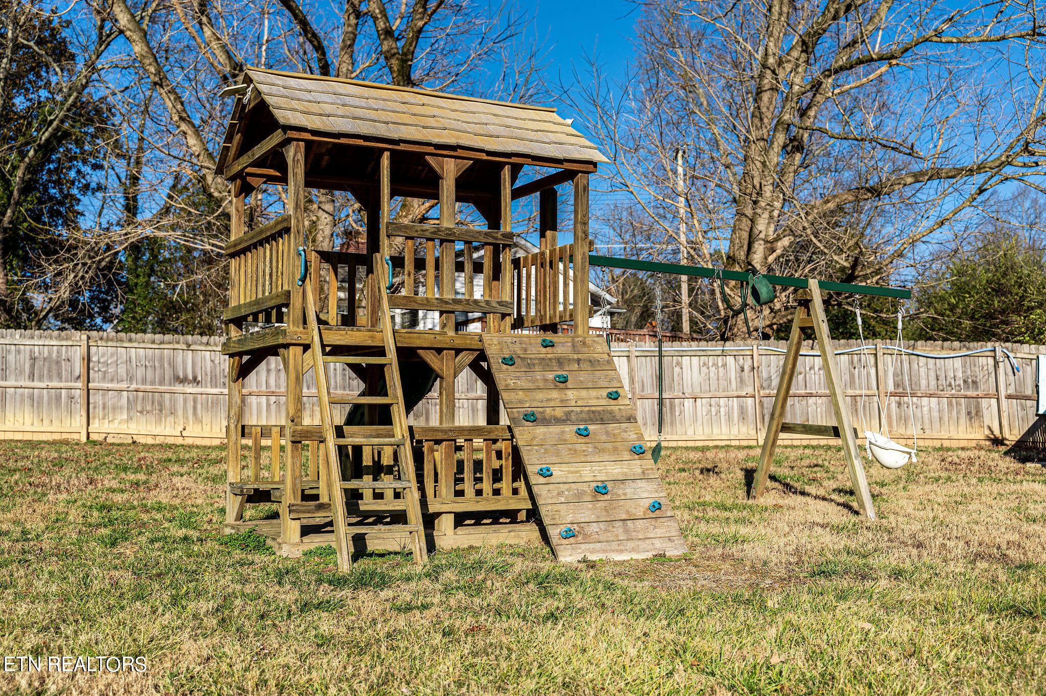 104 Hillside Rd