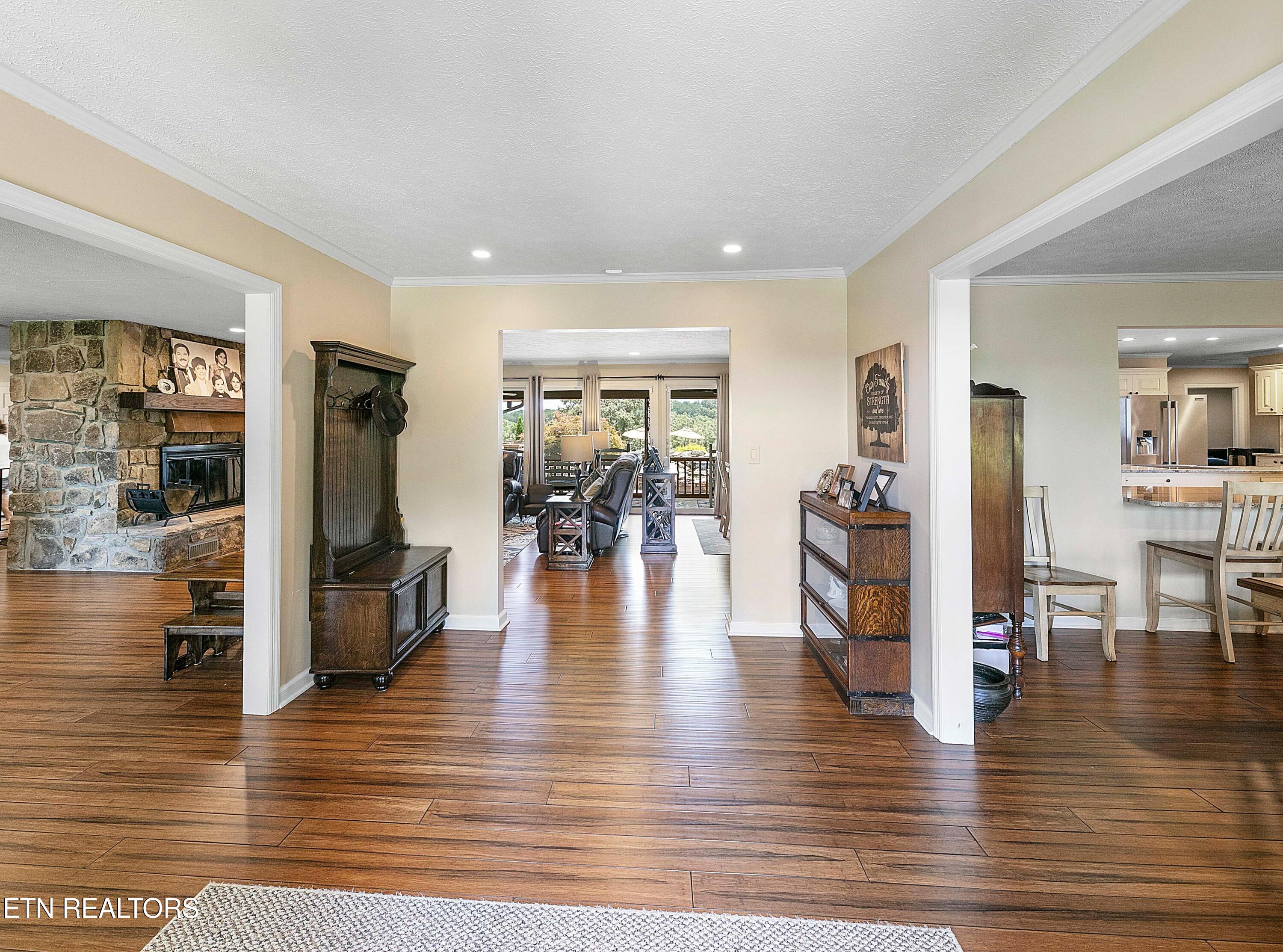 1001 Smith School Rd