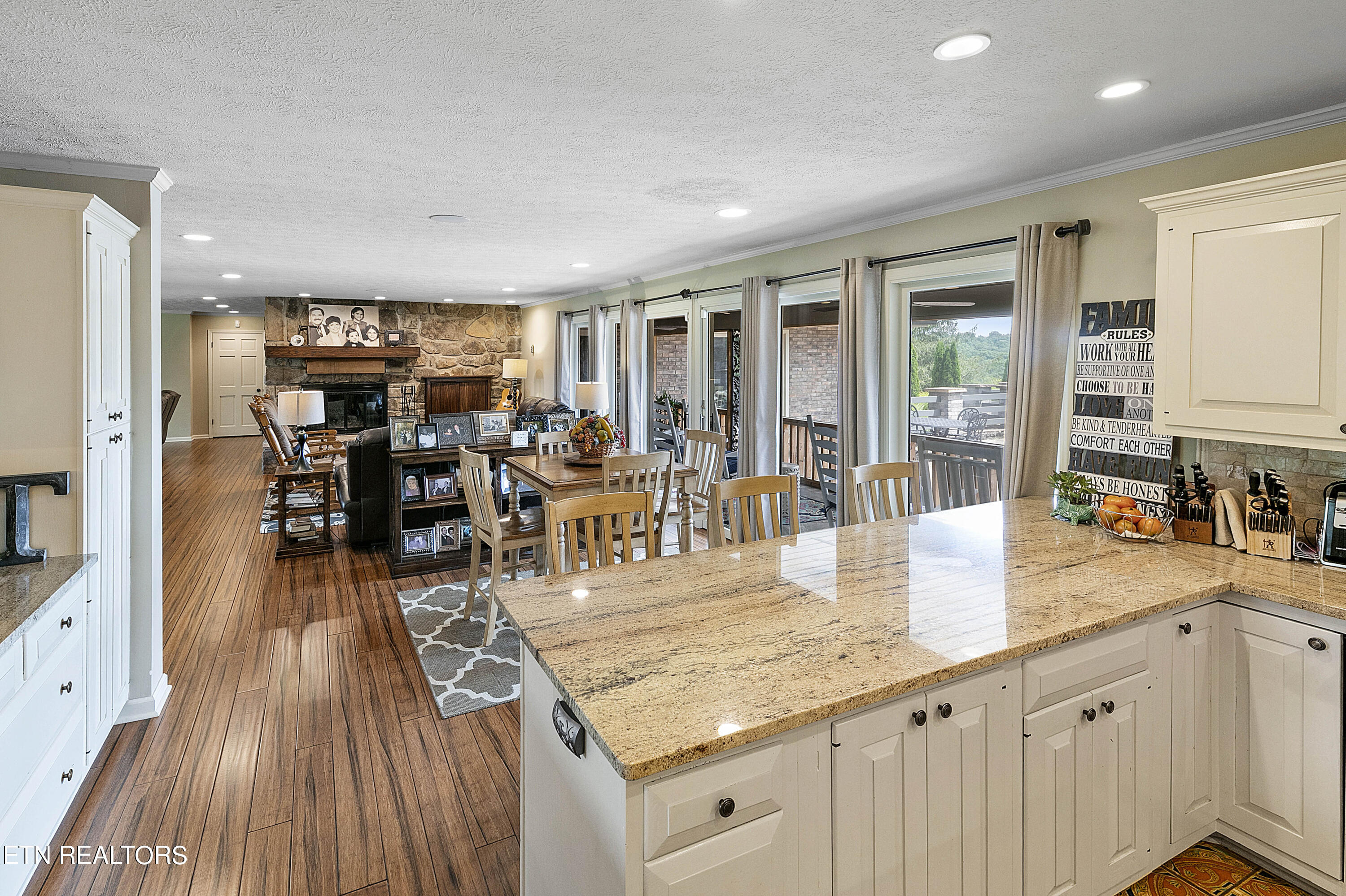 1001 Smith School Rd