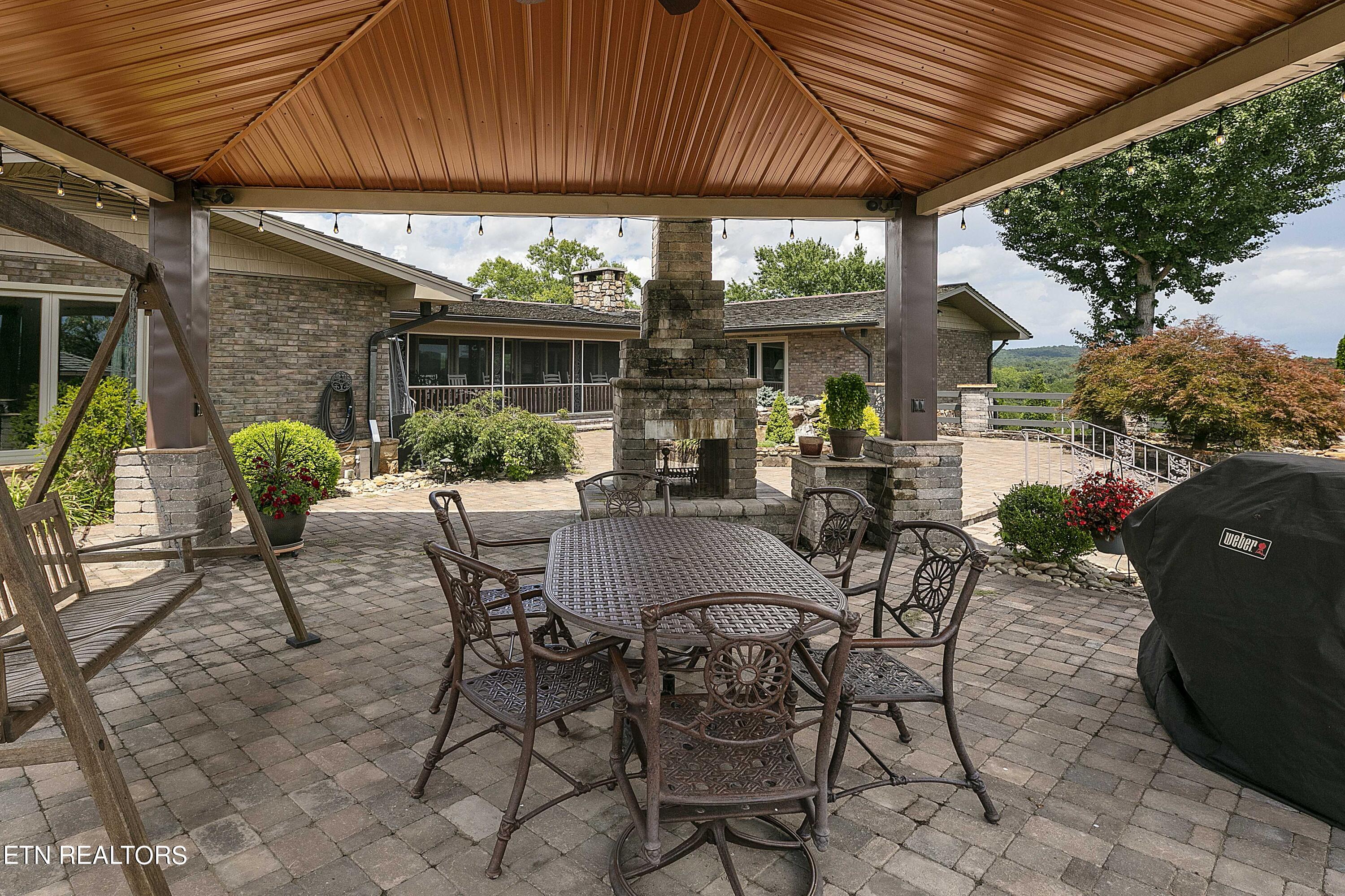 1001 Smith School Rd