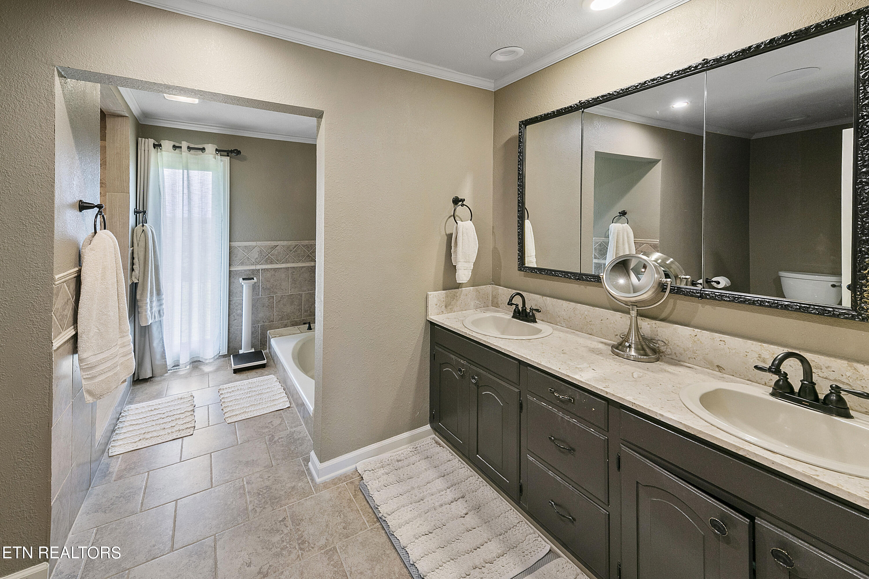 1001 Smith School Rd