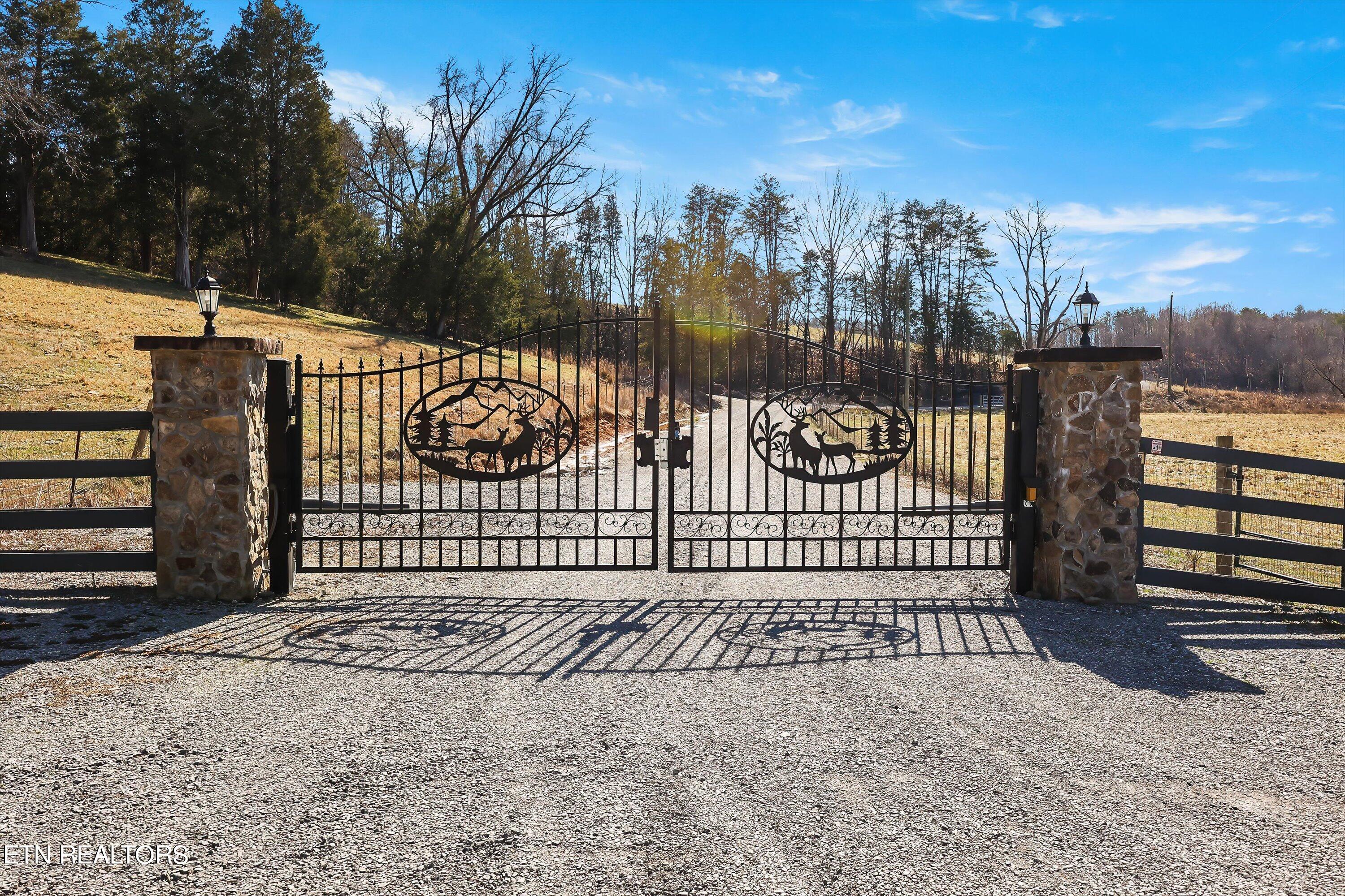 1001 Smith School Rd