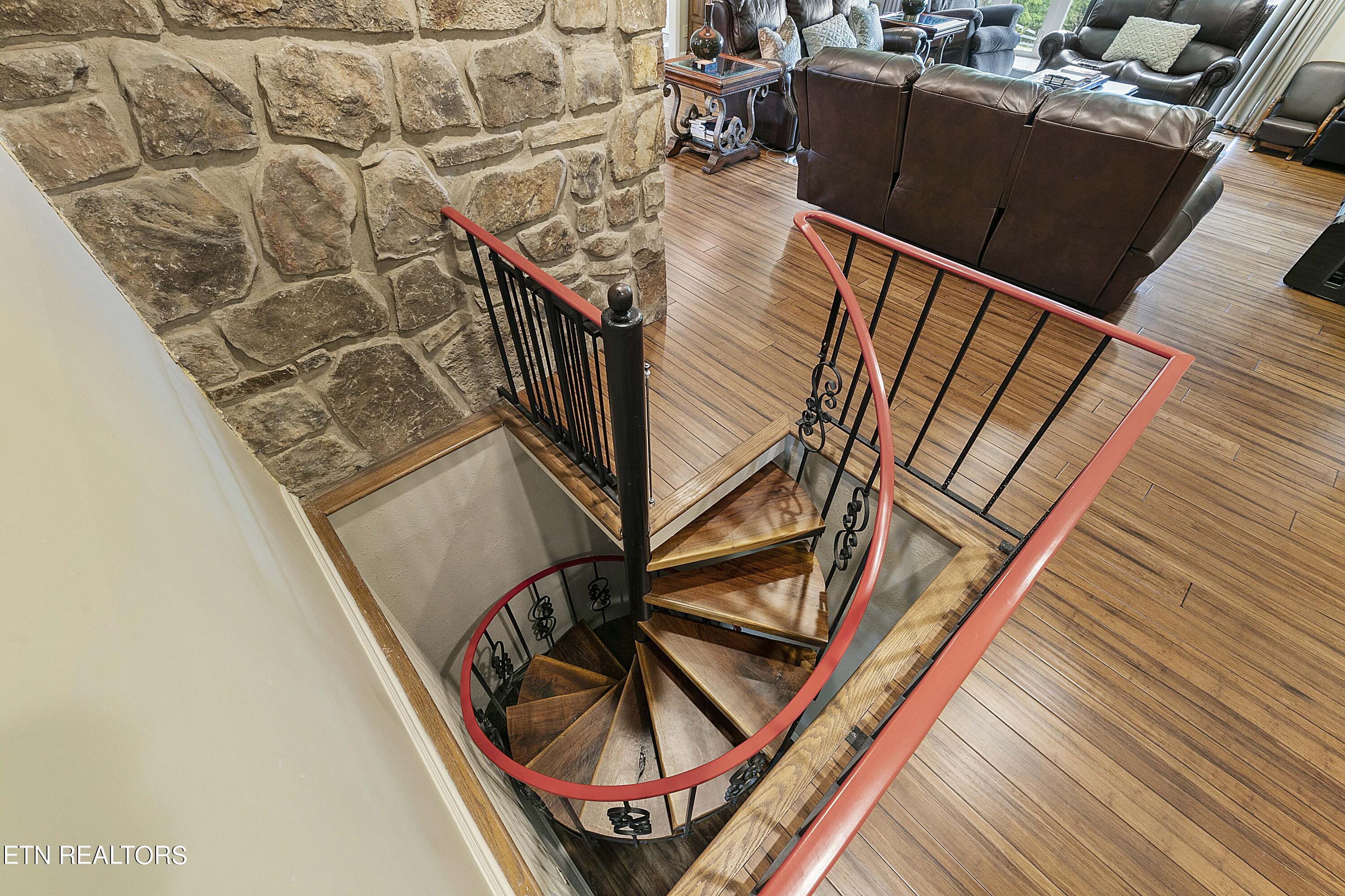 1001 Smith School Rd