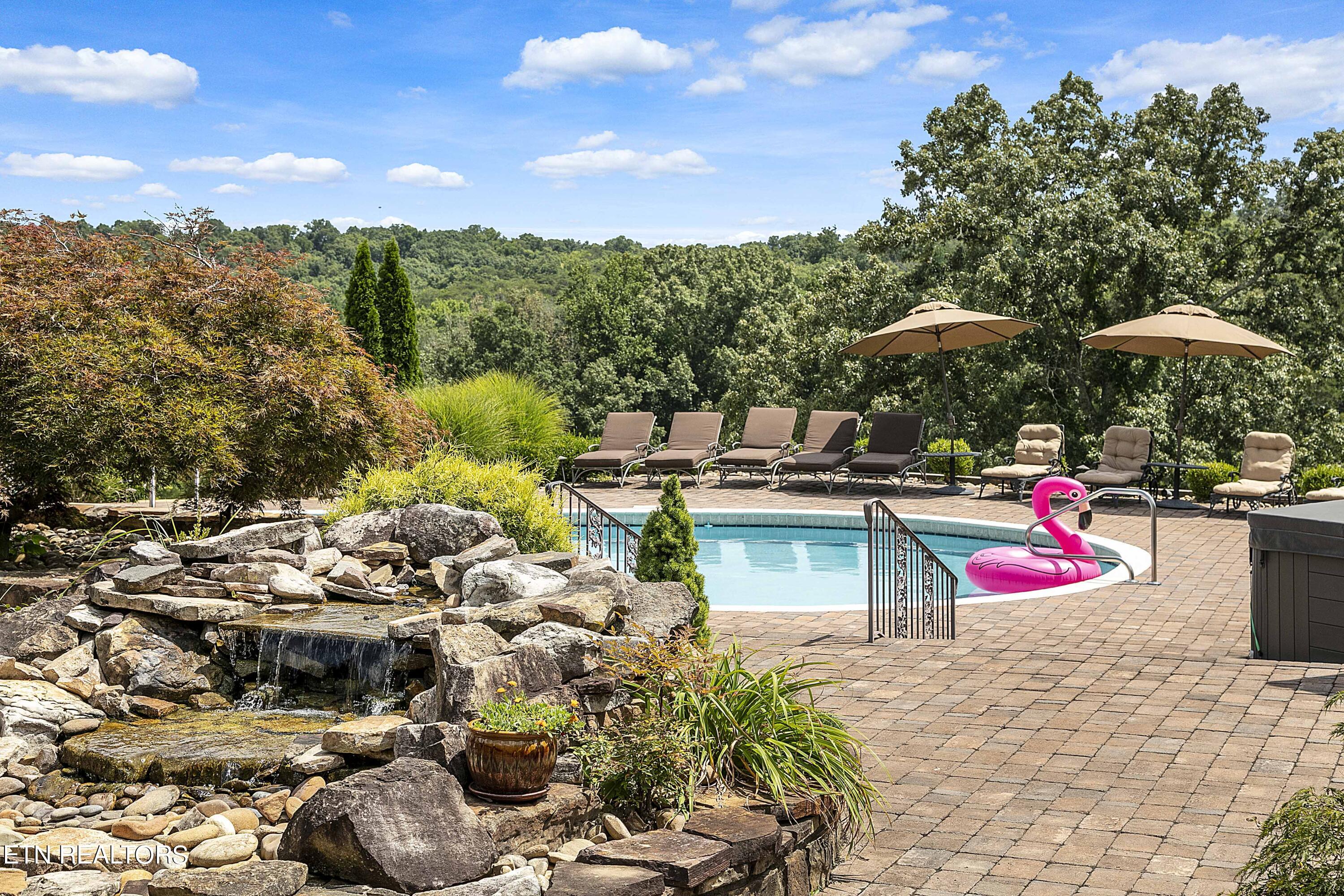 1001 Smith School Rd