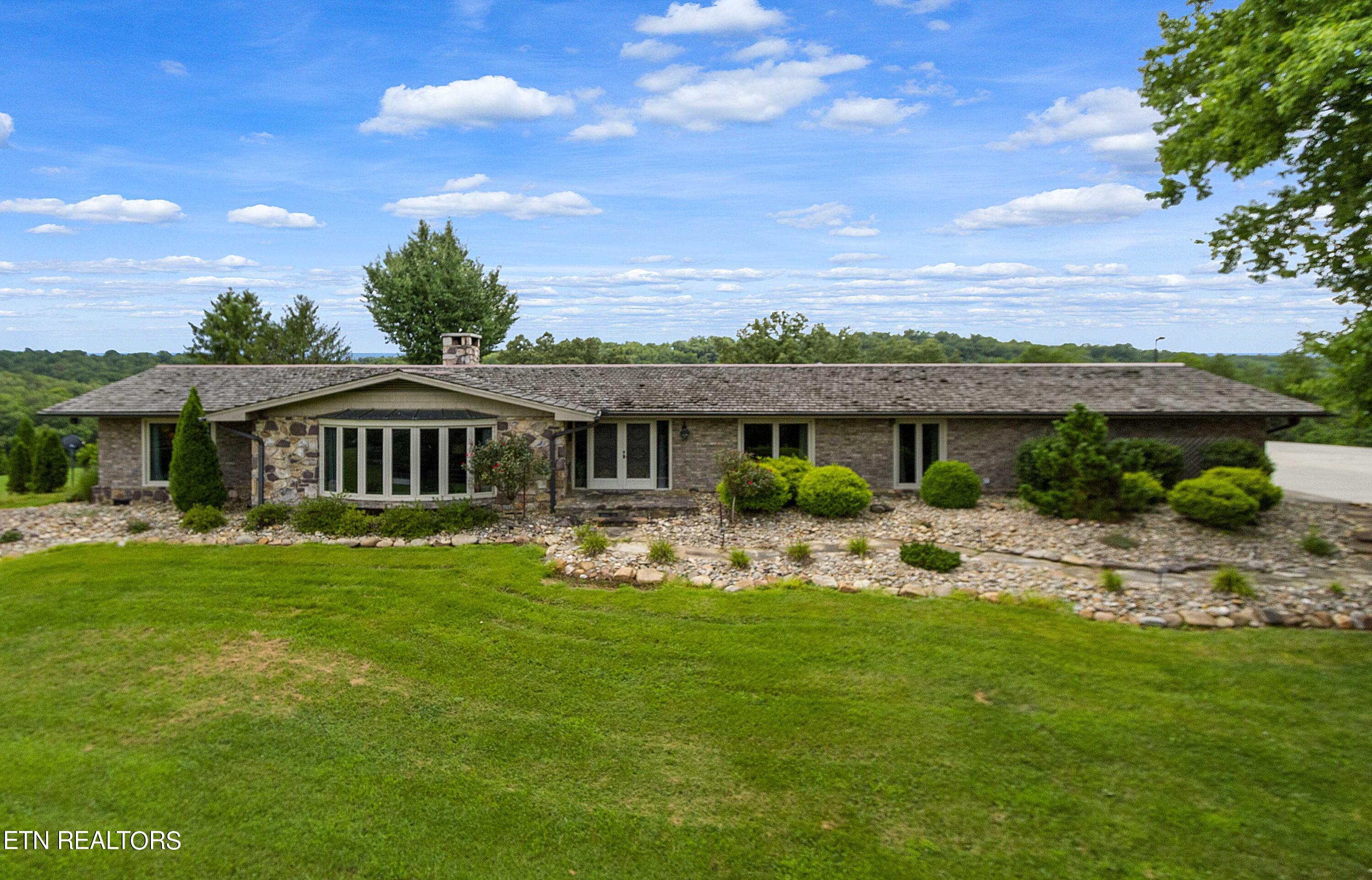 1001 Smith School Rd