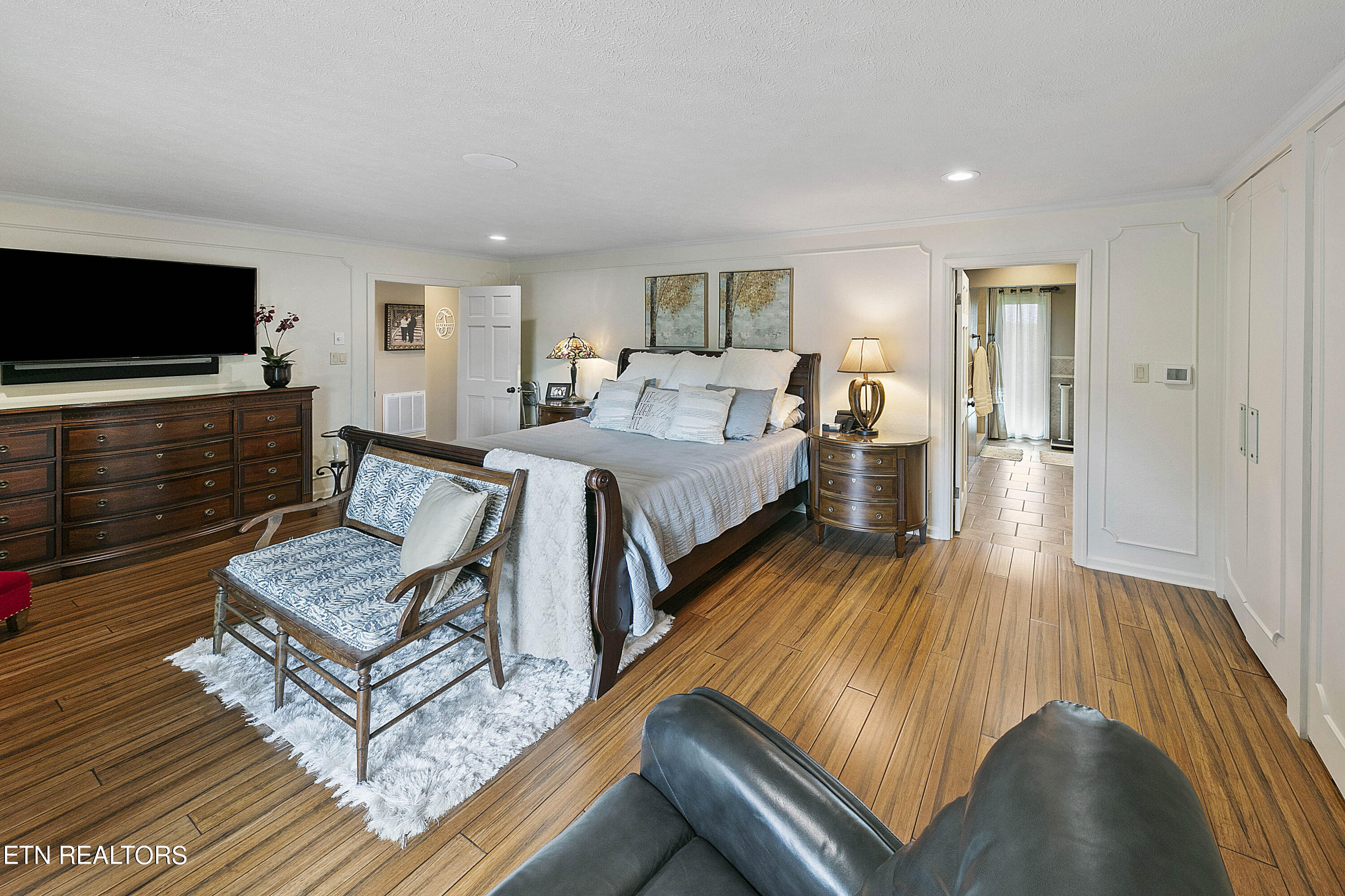 1001 Smith School Rd