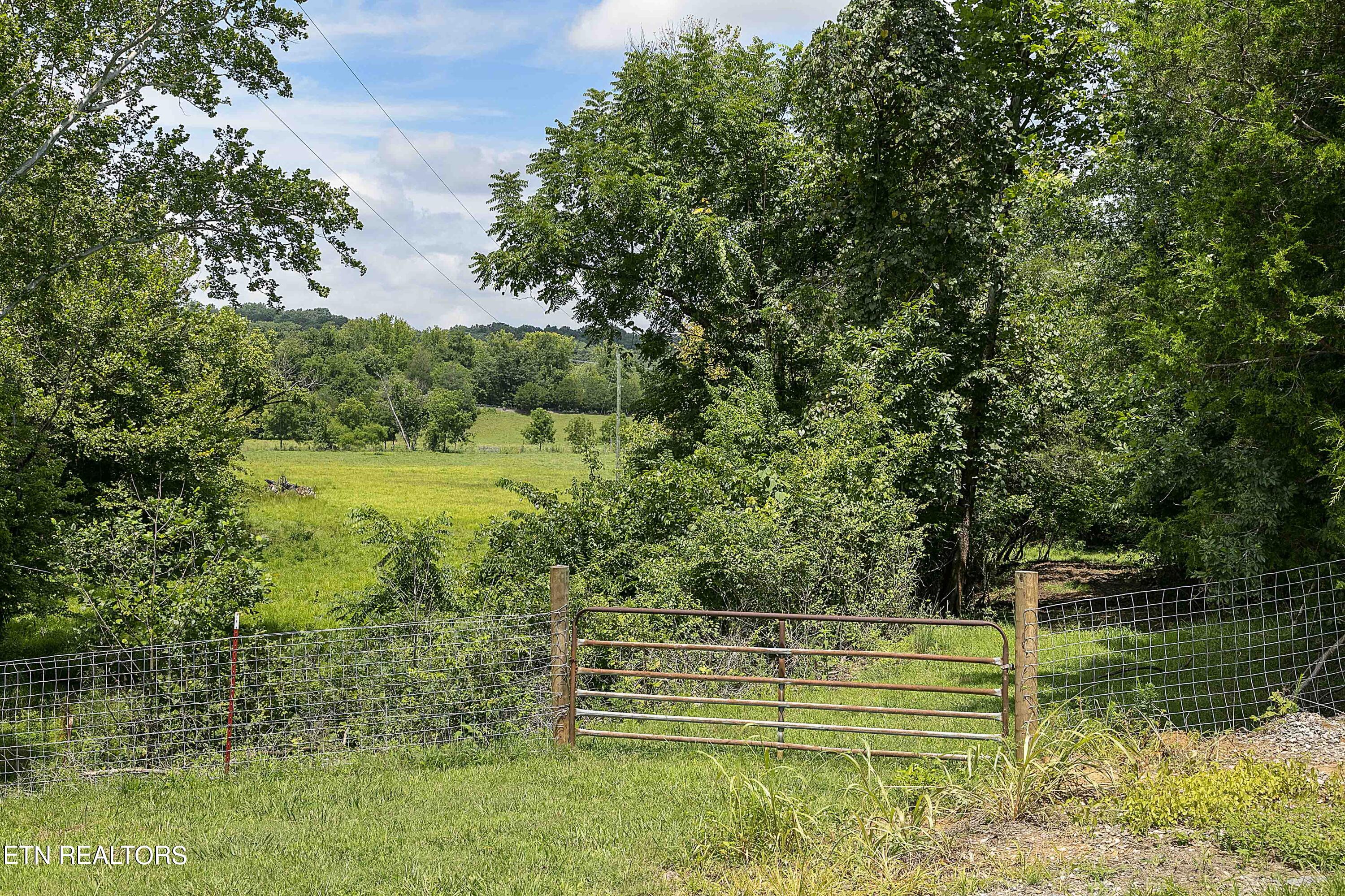 1001 Smith School Rd