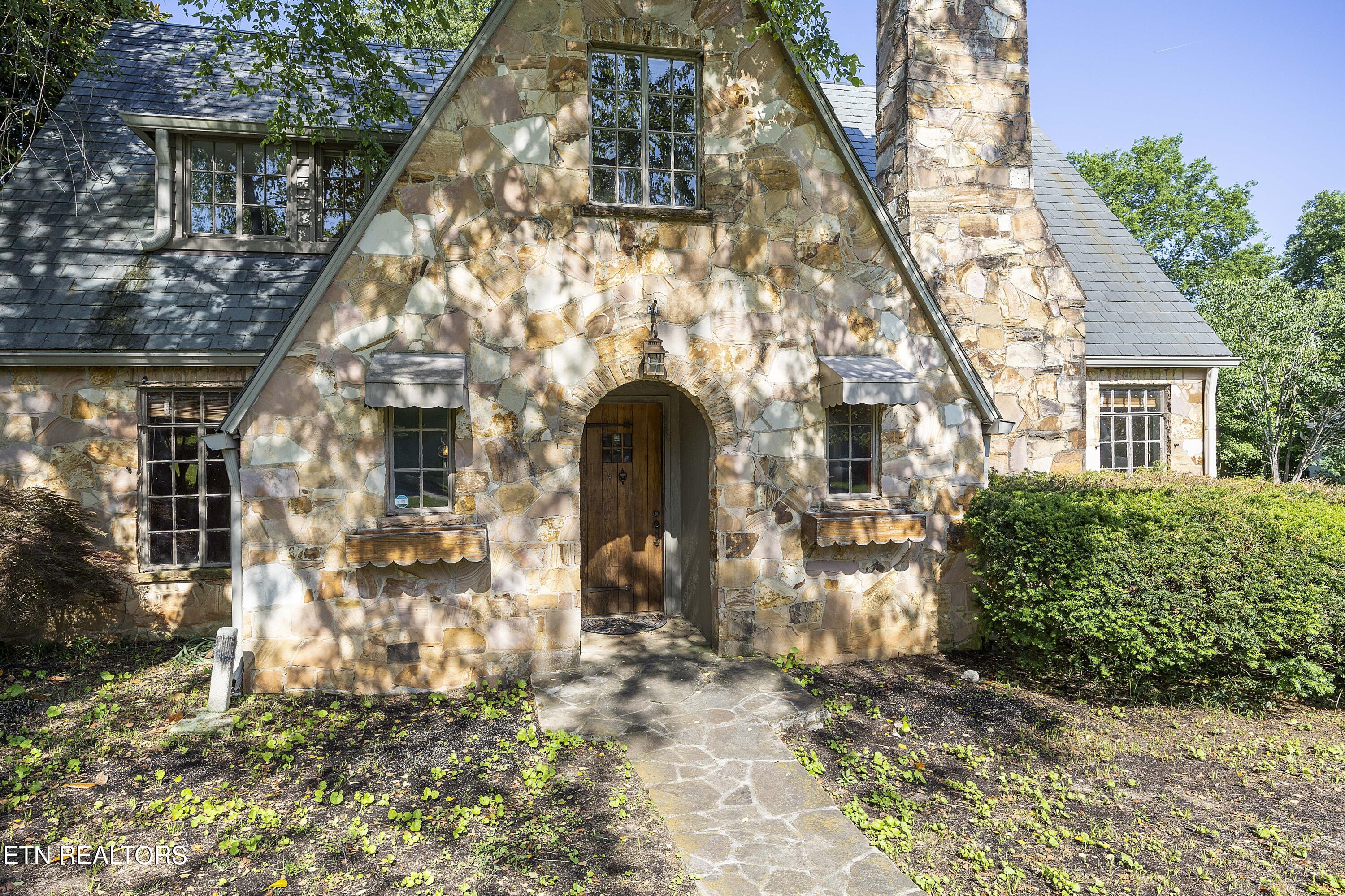 1002 E Nokomis Circle