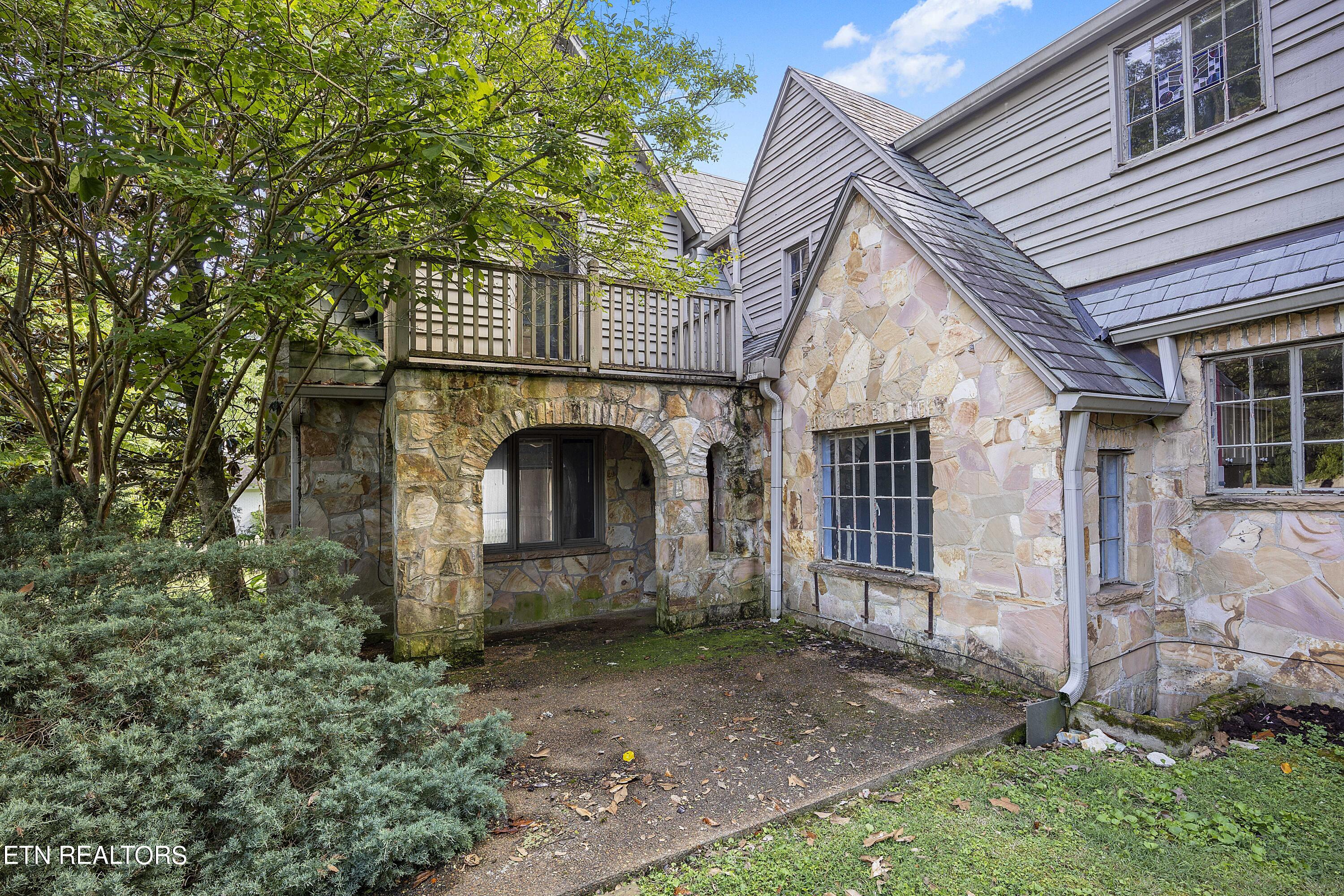 1002 E Nokomis Circle