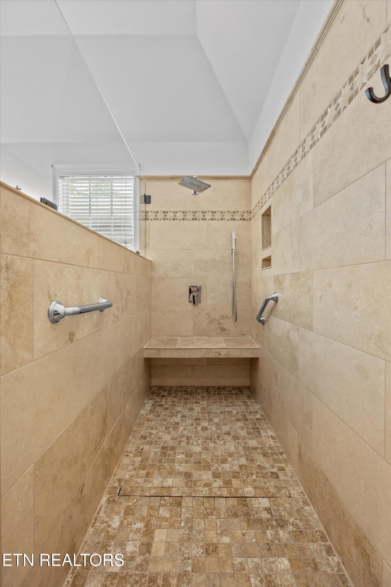 905 Vista Oaks Lane